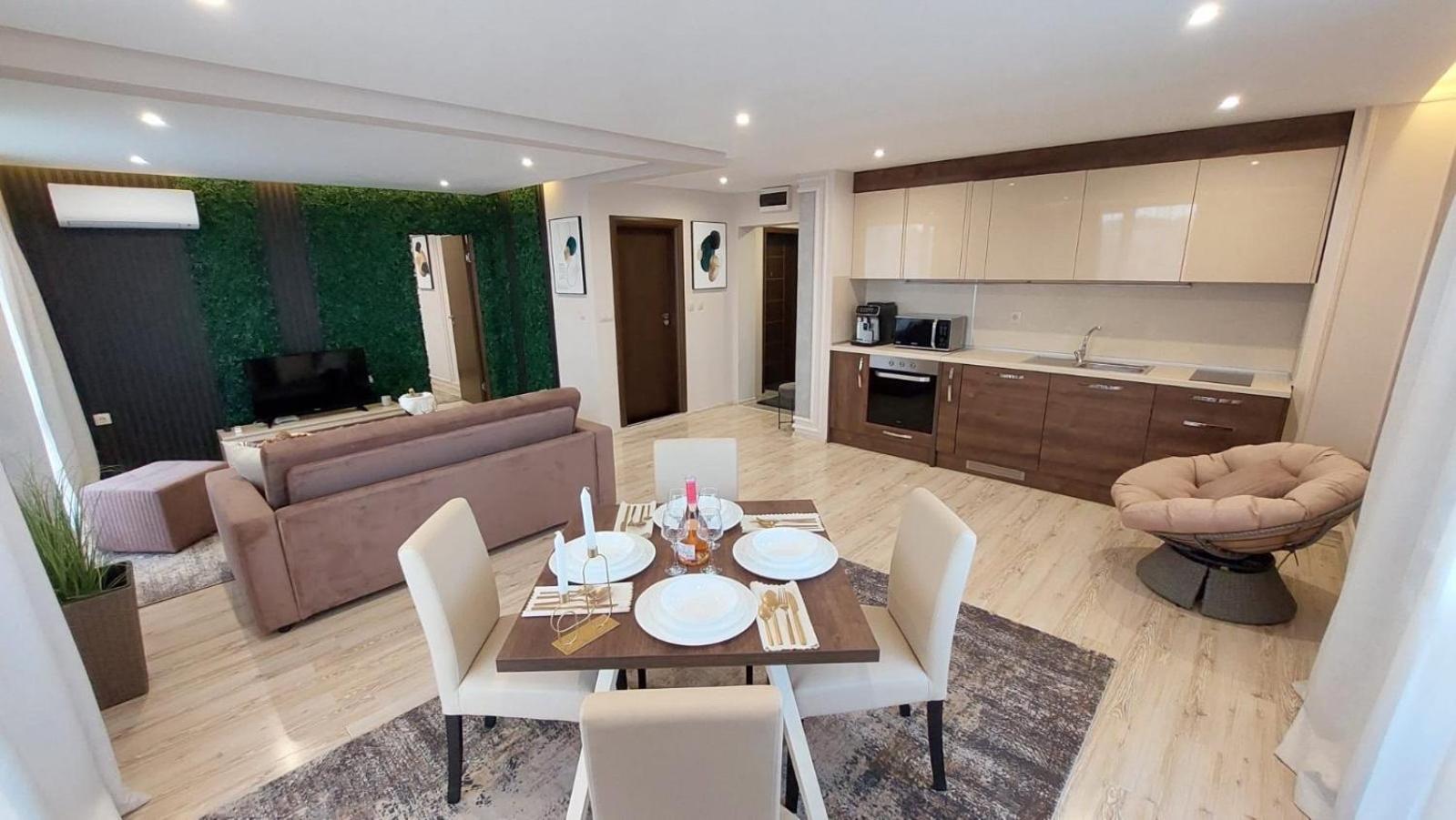 PARADISO 'В' 607 Large Luxury Apartment