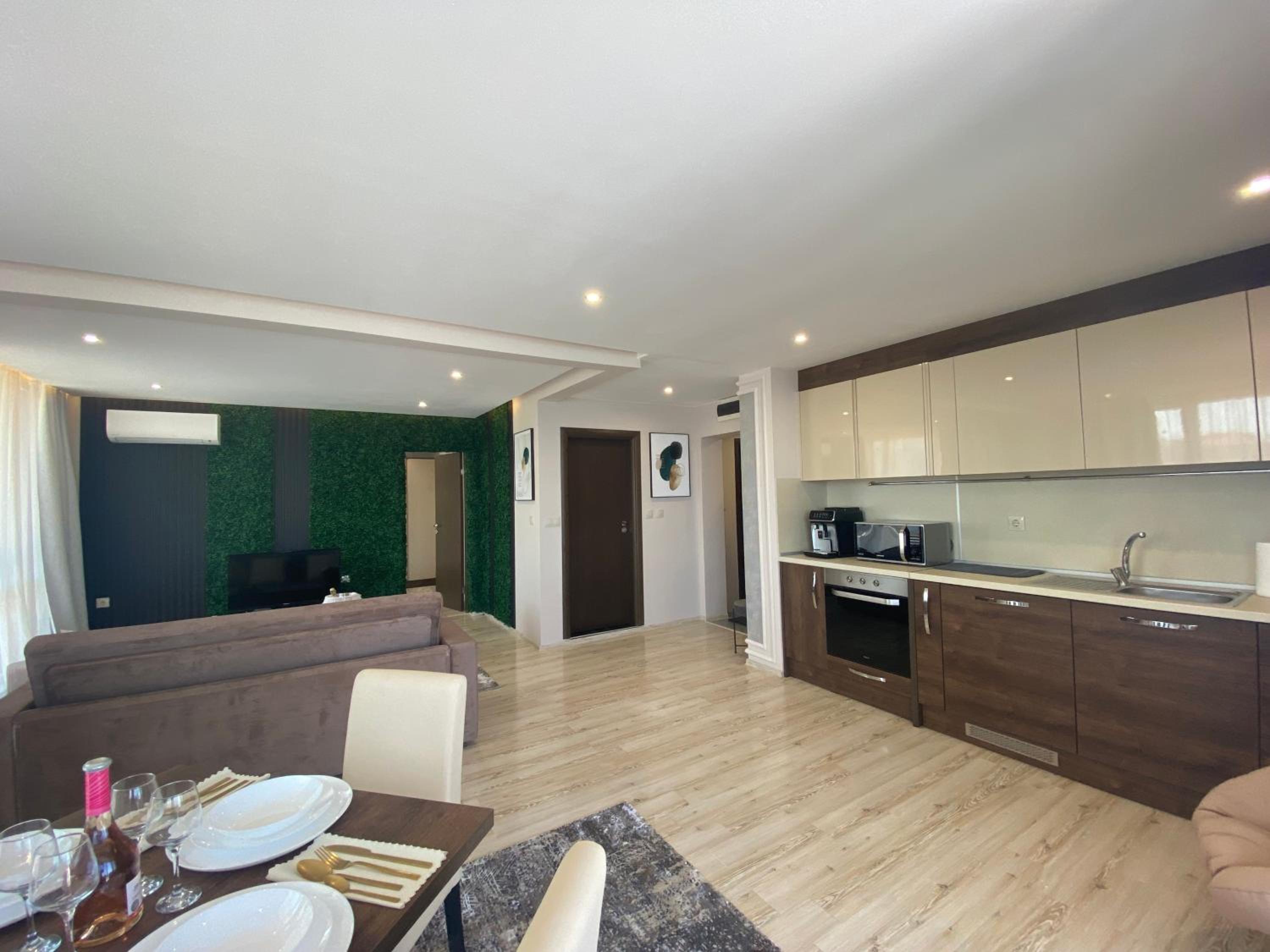 PARADISO 'В' 607 Large Luxury Apartment
