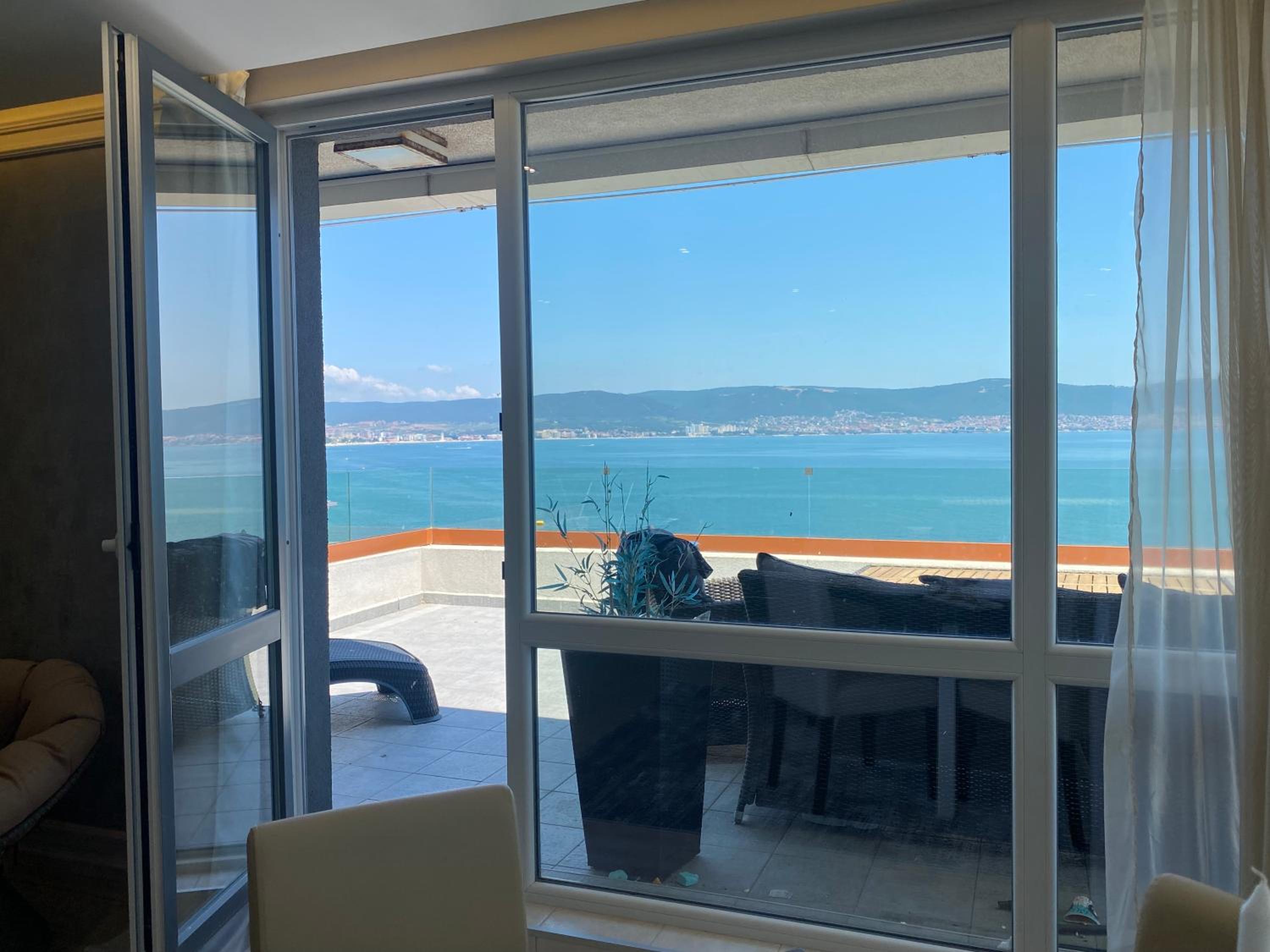 PARADISO 'В' 607 Large Luxury Apartment