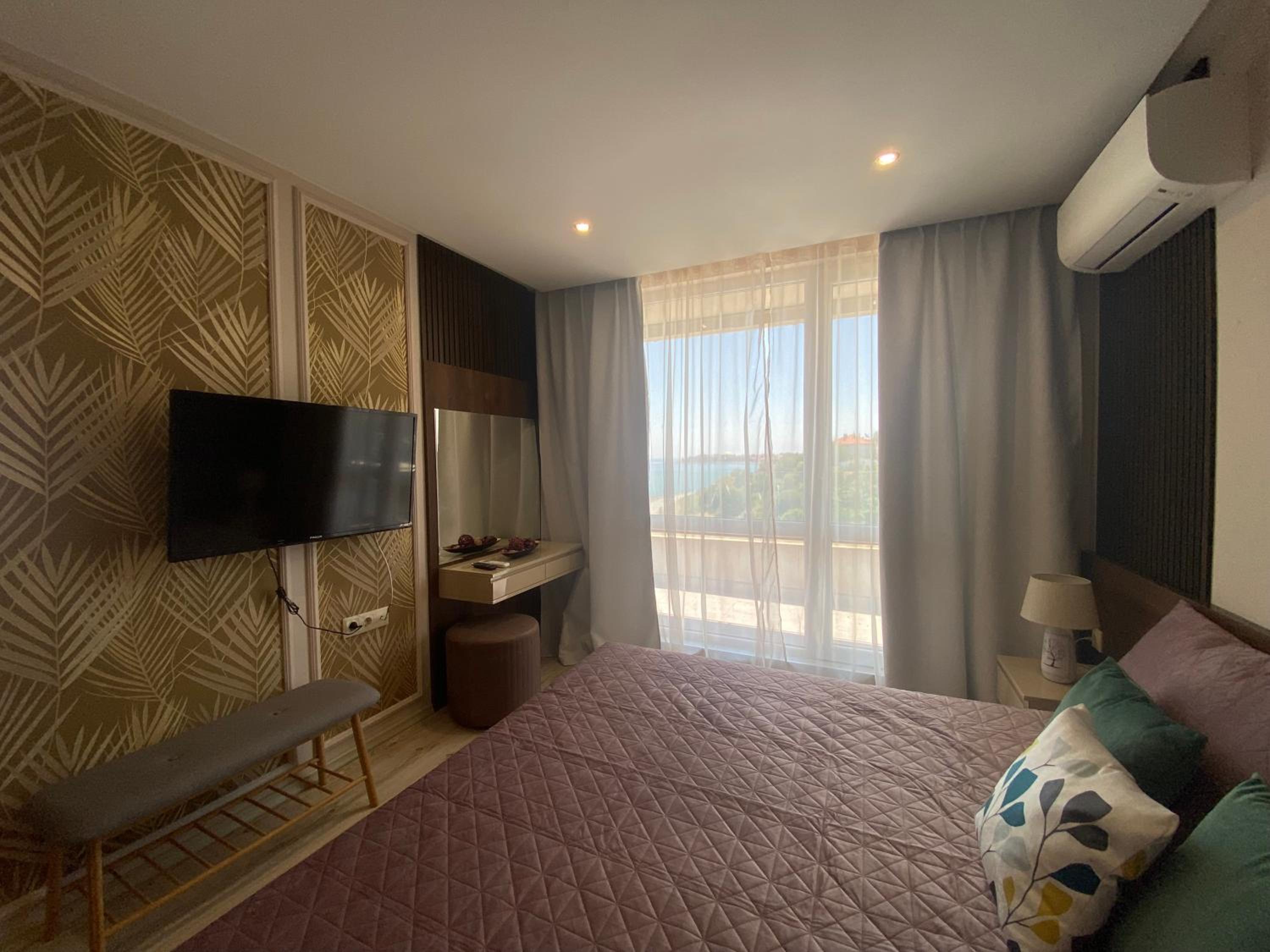PARADISO 'В' 607 Large Luxury Apartment