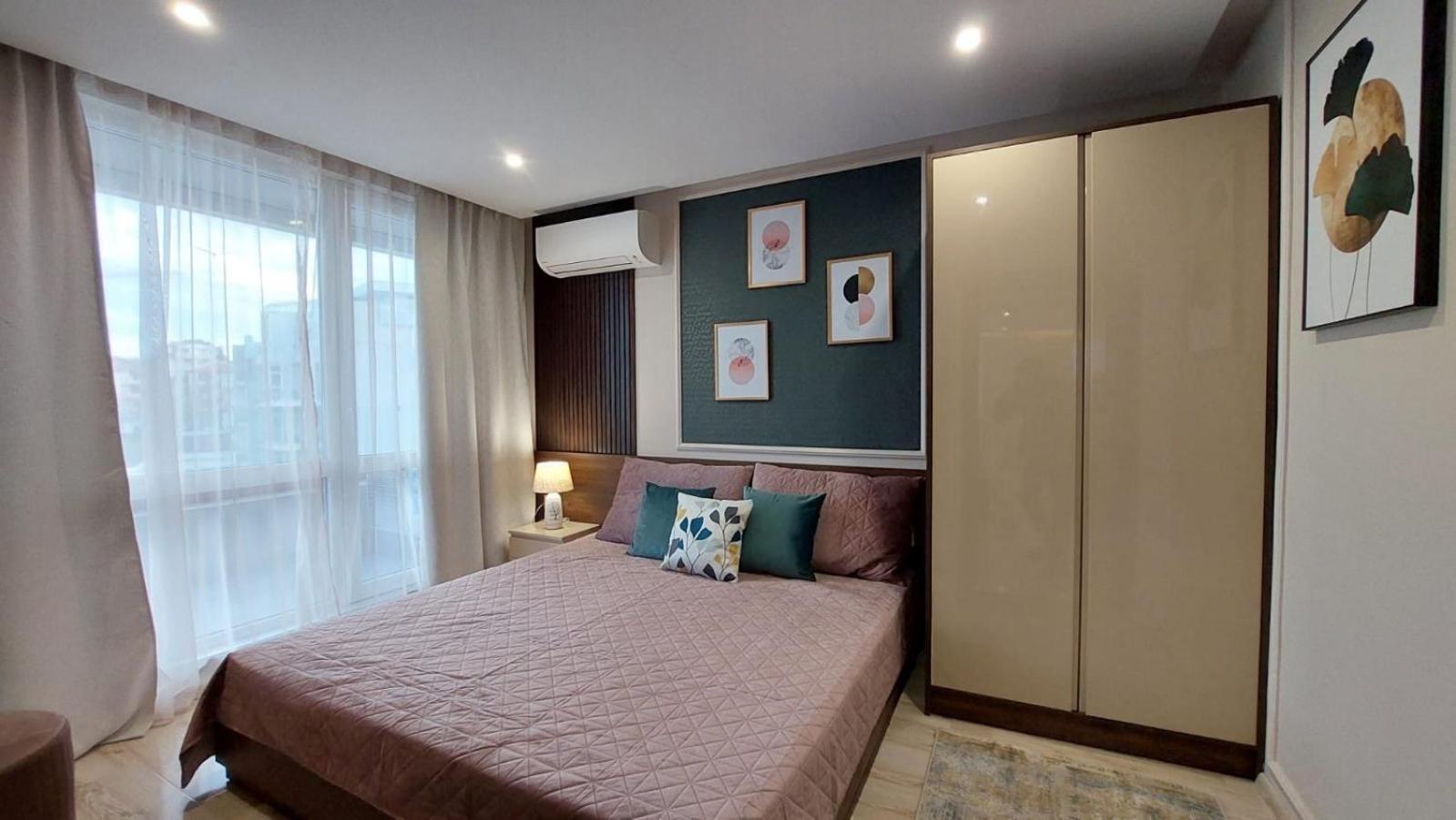 PARADISO 'В' 607 Large Luxury Apartment