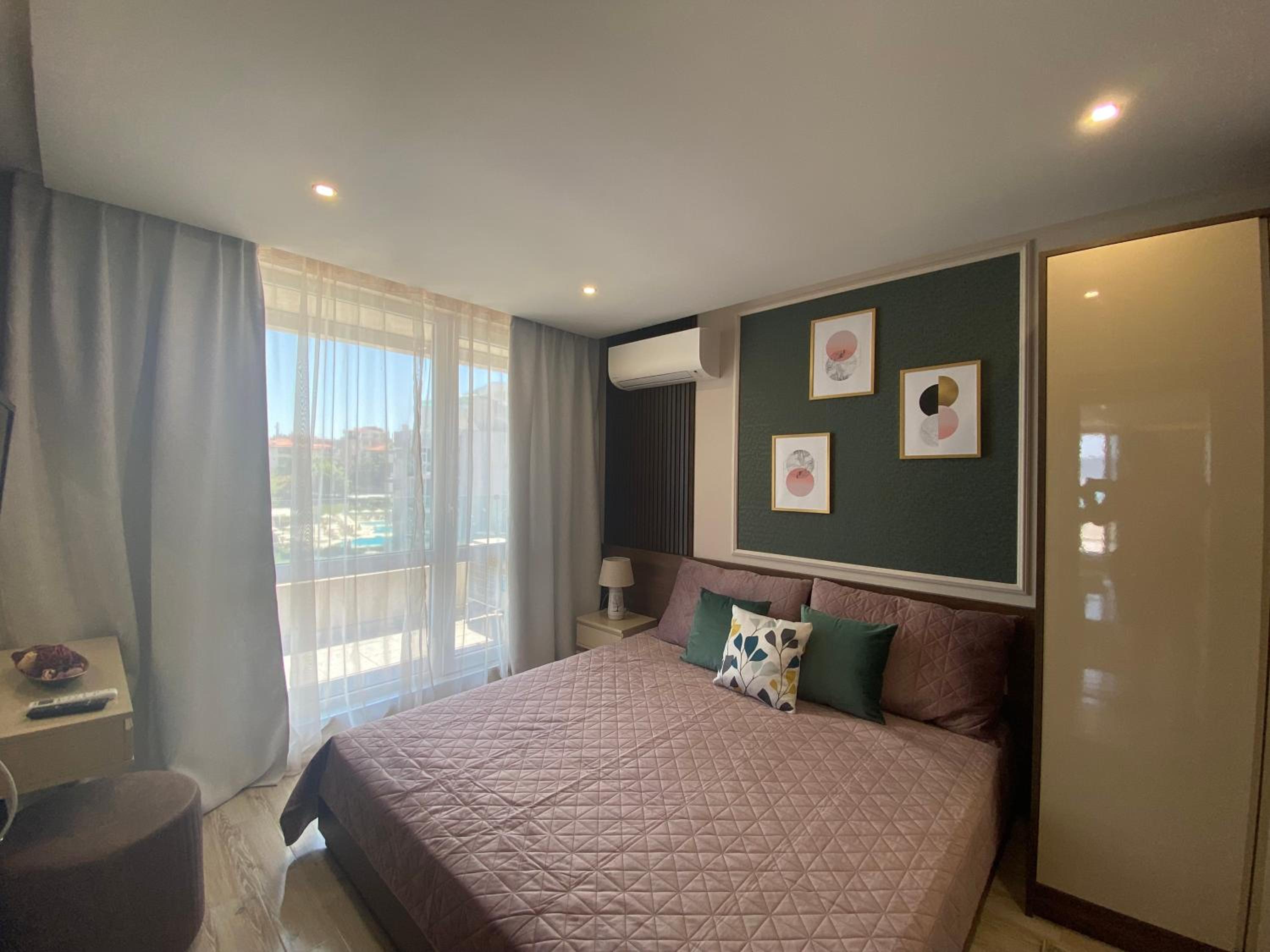 PARADISO 'В' 607 Large Luxury Apartment
