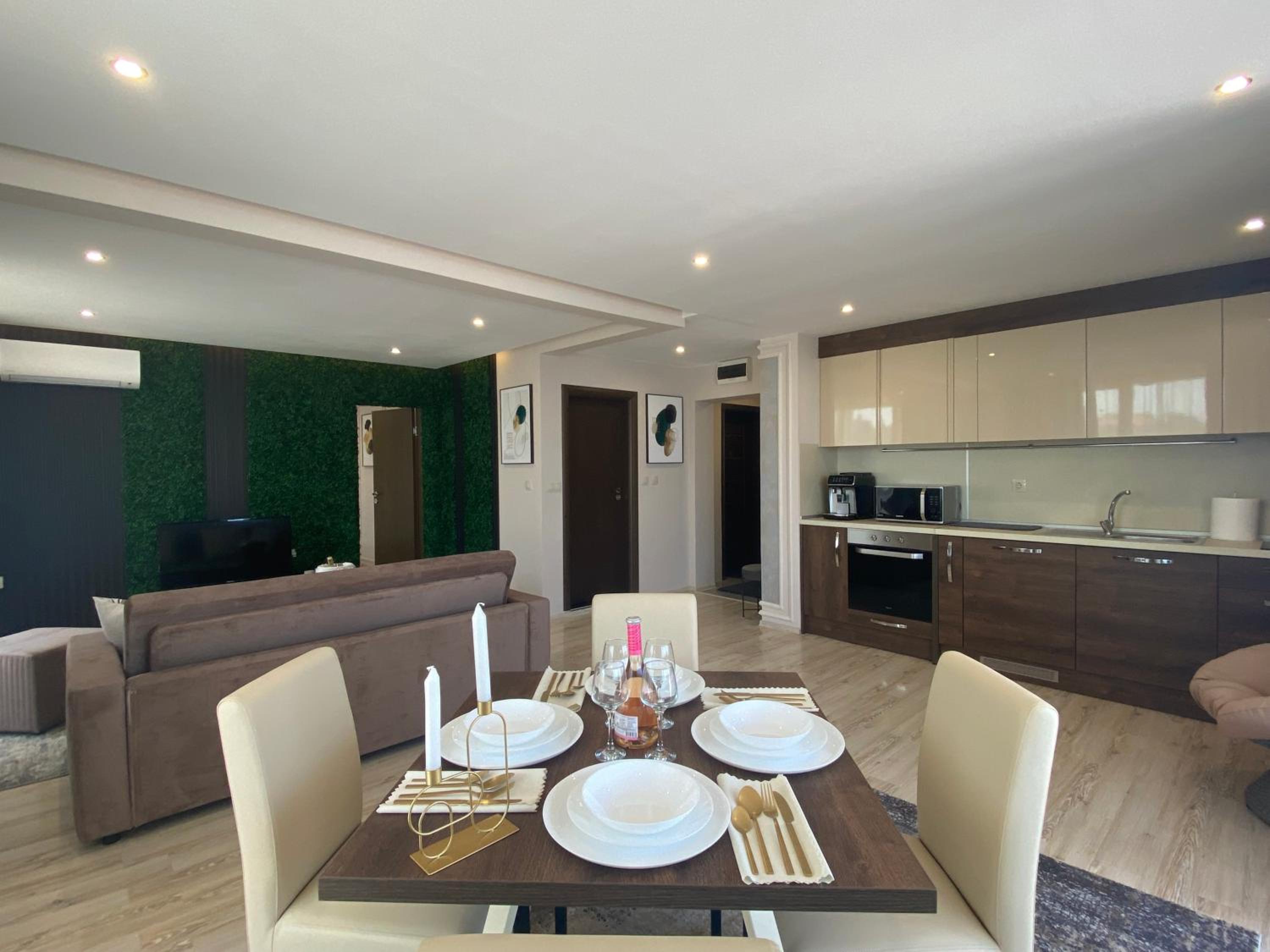 PARADISO 'В' 607 Large Luxury Apartment