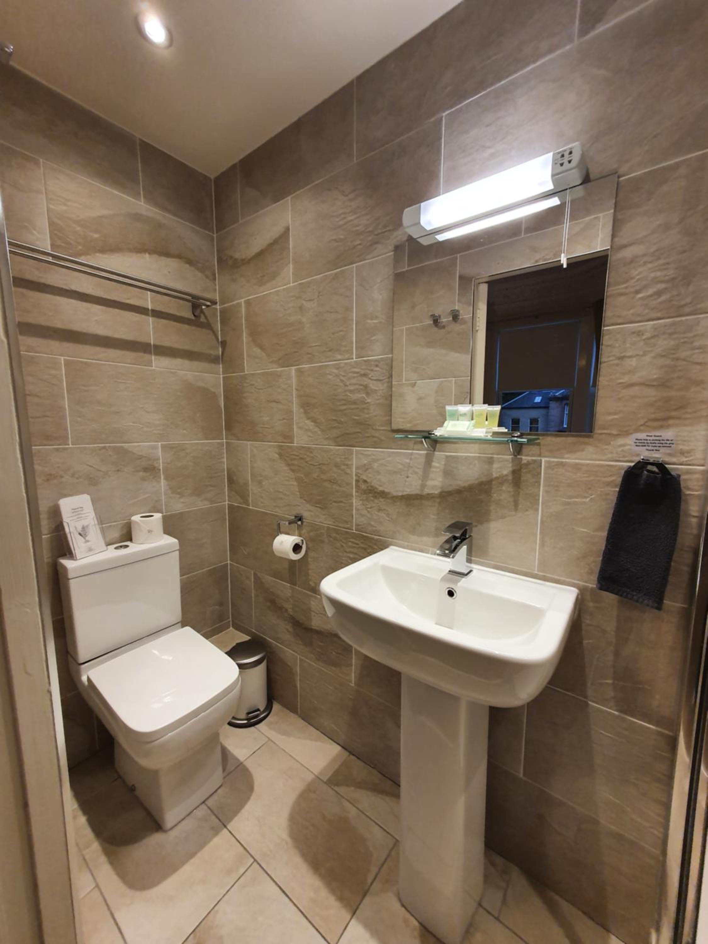 18 Craigmillar Park