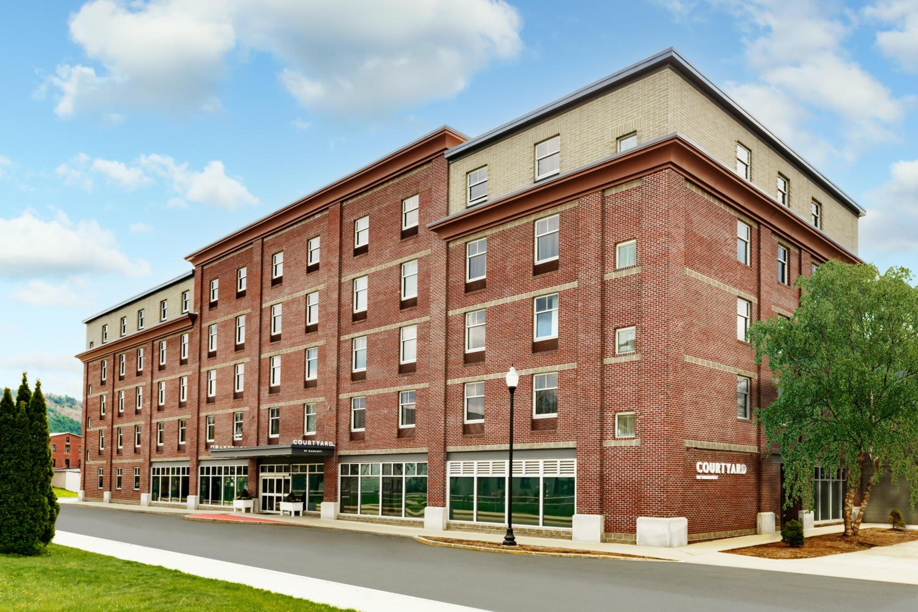 Hotel Courtyard by Marriott Keene Downtown