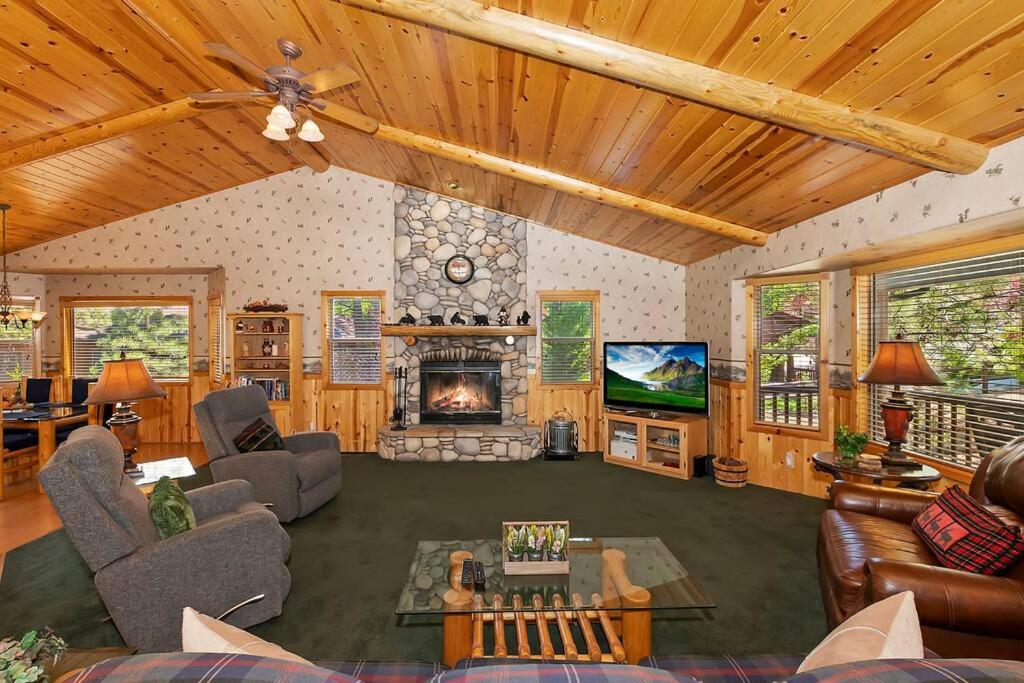Teakwood - 3-BR SPA, fire pit, Quiet, AC, centrally located view 3