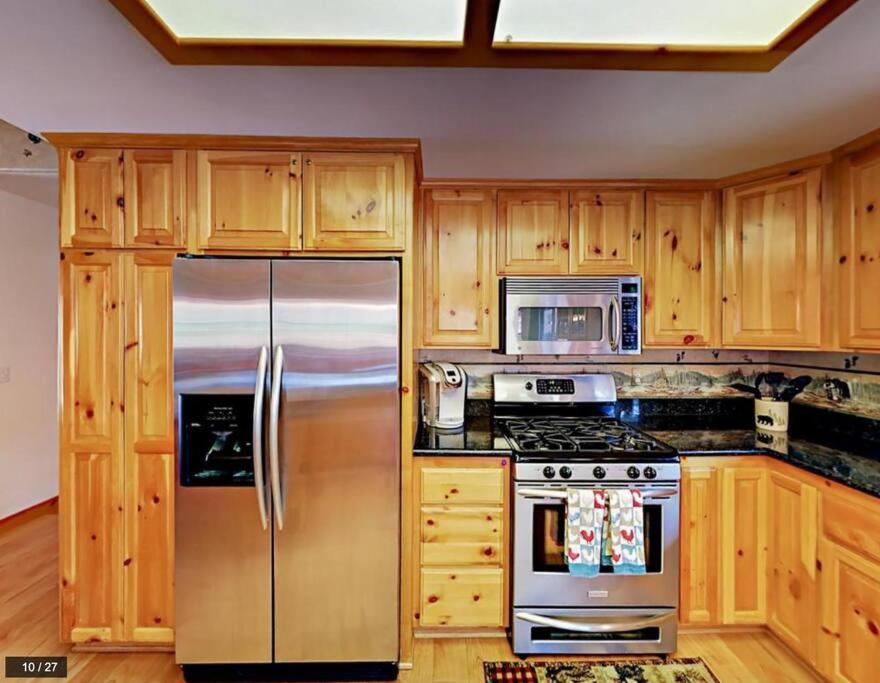 Teakwood - 3-BR SPA, fire pit, Quiet, AC, centrally located view 5