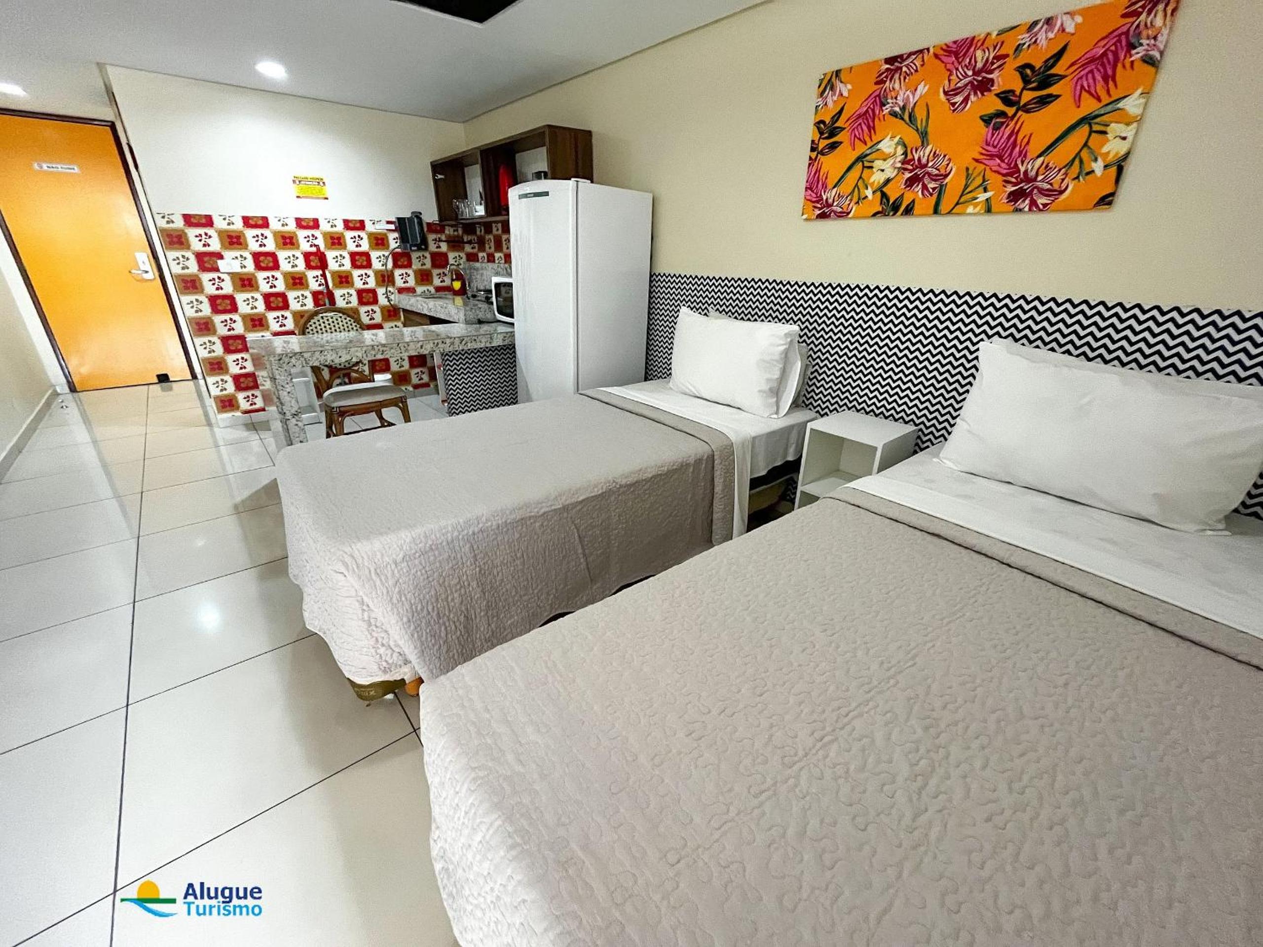 IMPERIAL FLAT com Roupa de Cama, Camareira, vista para o mar.
