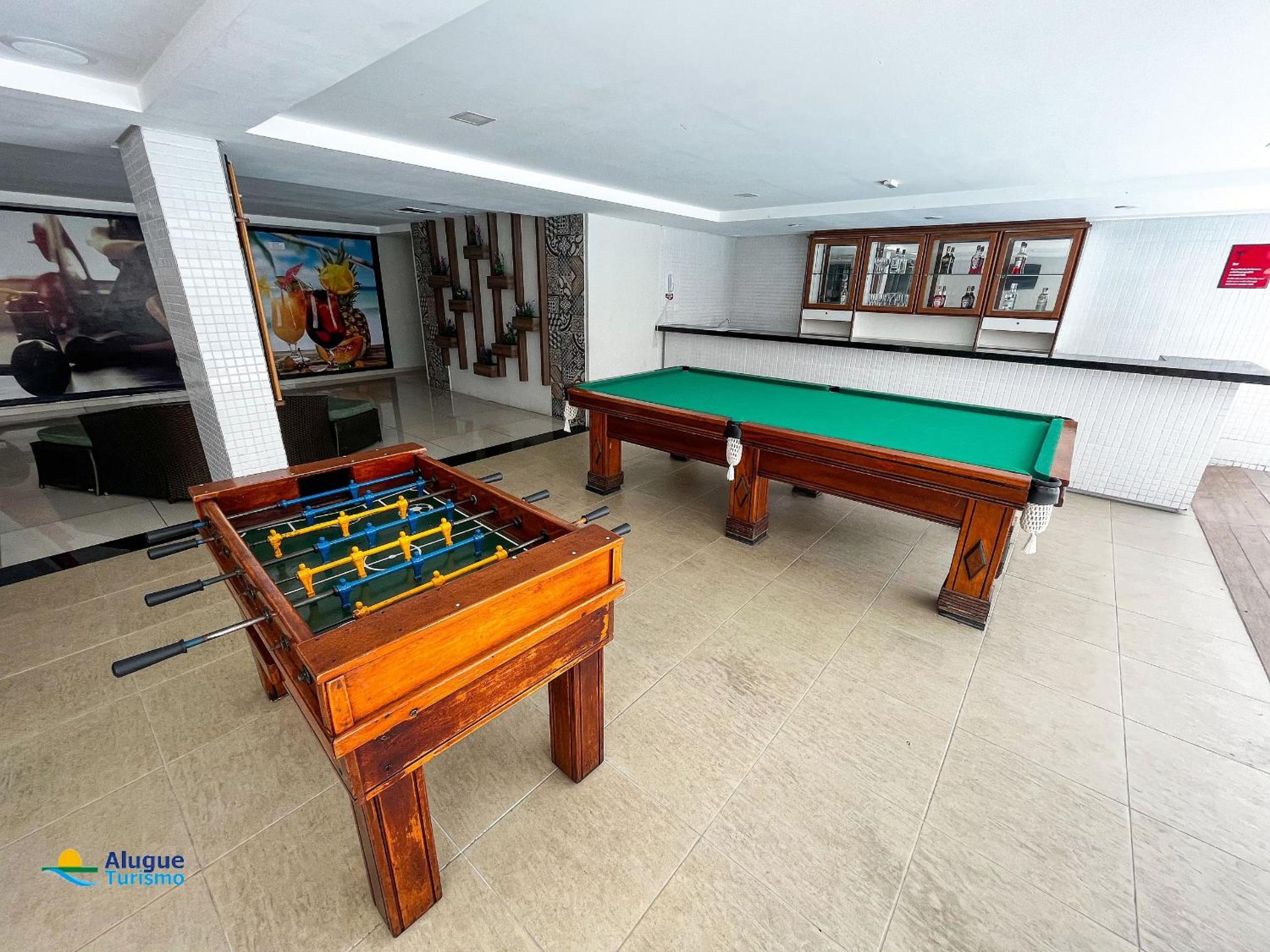 IMPERIAL FLAT com Roupa de Cama, Camareira, vista para o mar.
