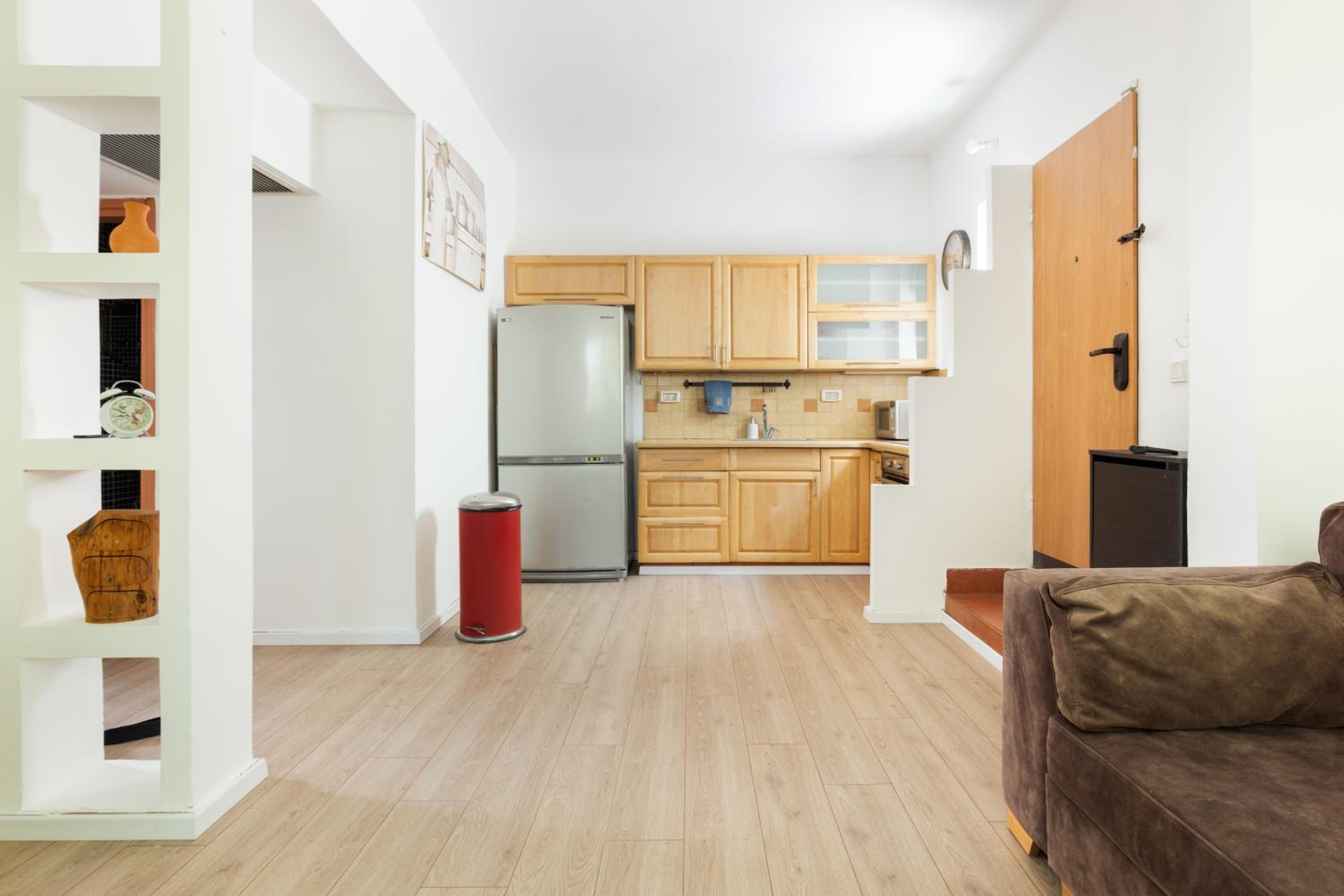 Coastal Garden Nook by TLV2RENT view 4