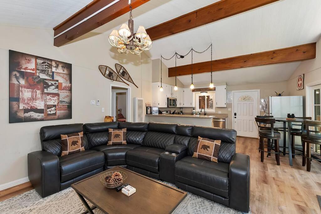 Chalet Monterey w/HOT TUB - Big Decks/BBQ view 5