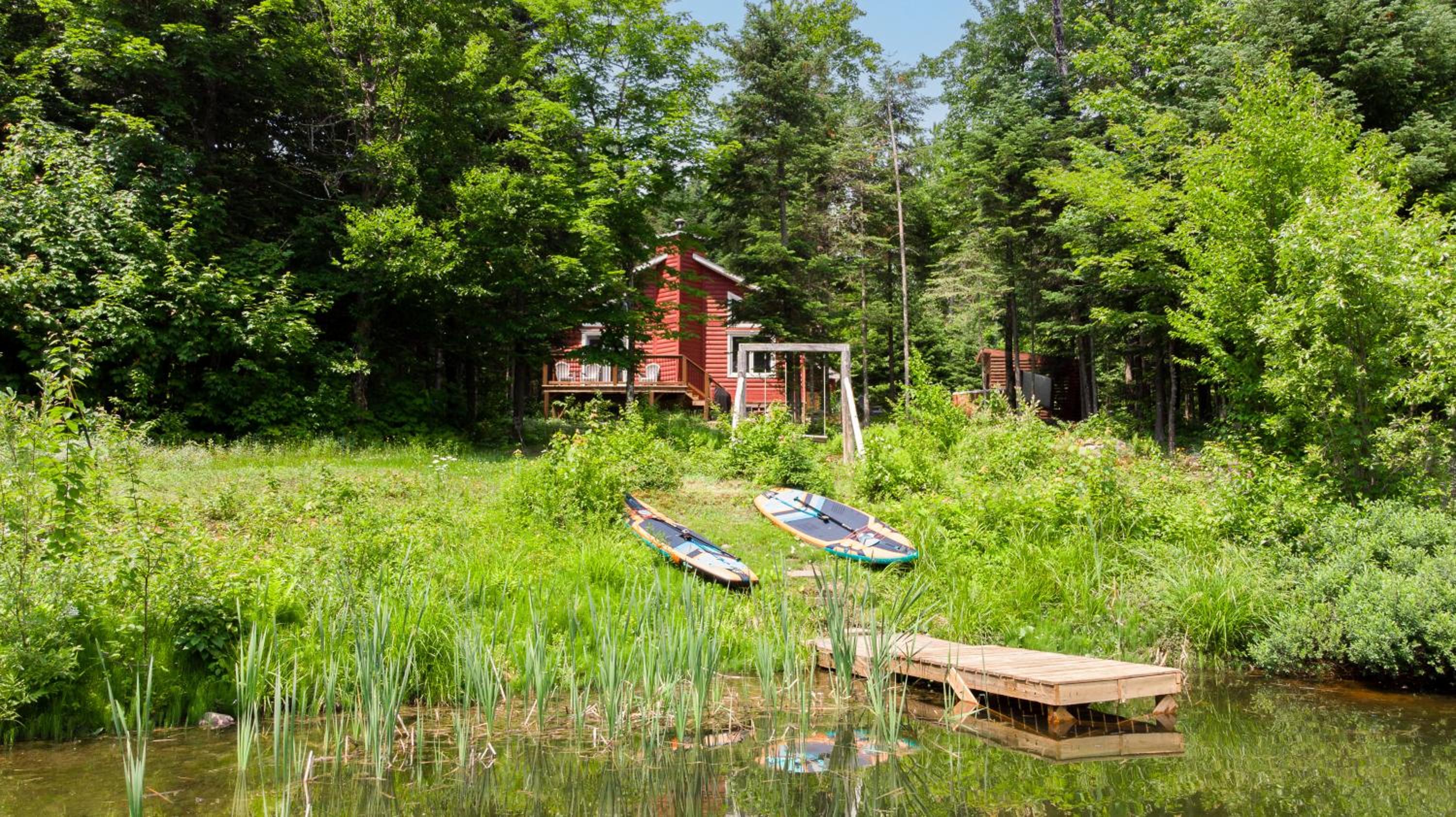 Les Chalets Tourisma - Chalet dans les bois avec lac privé - Le Colibri