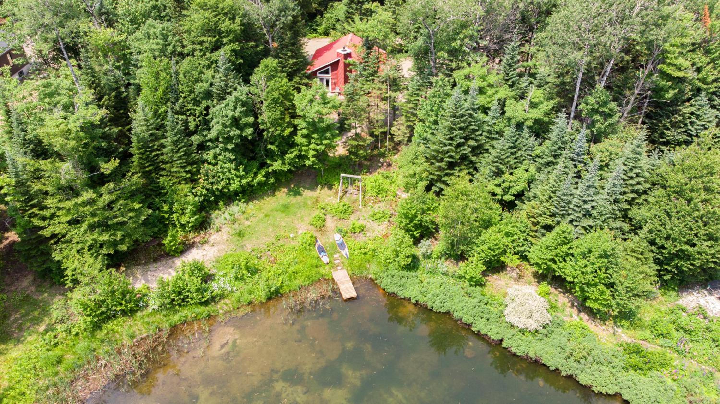Les Chalets Tourisma - Chalet dans les bois avec lac privé - Le Colibri
