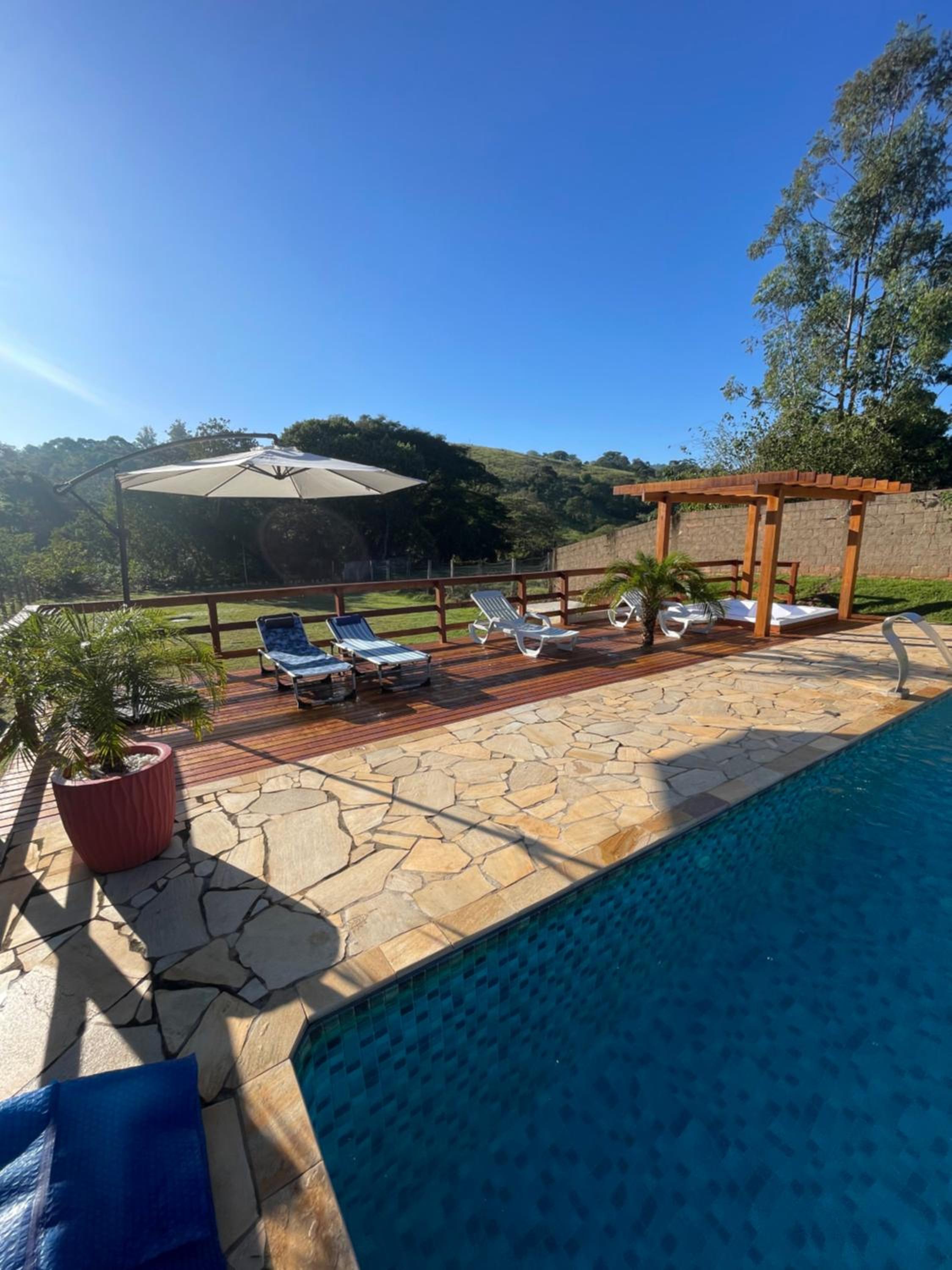 CHÁCARA COM PISCINA CLIMATIZADA e JACUZZI