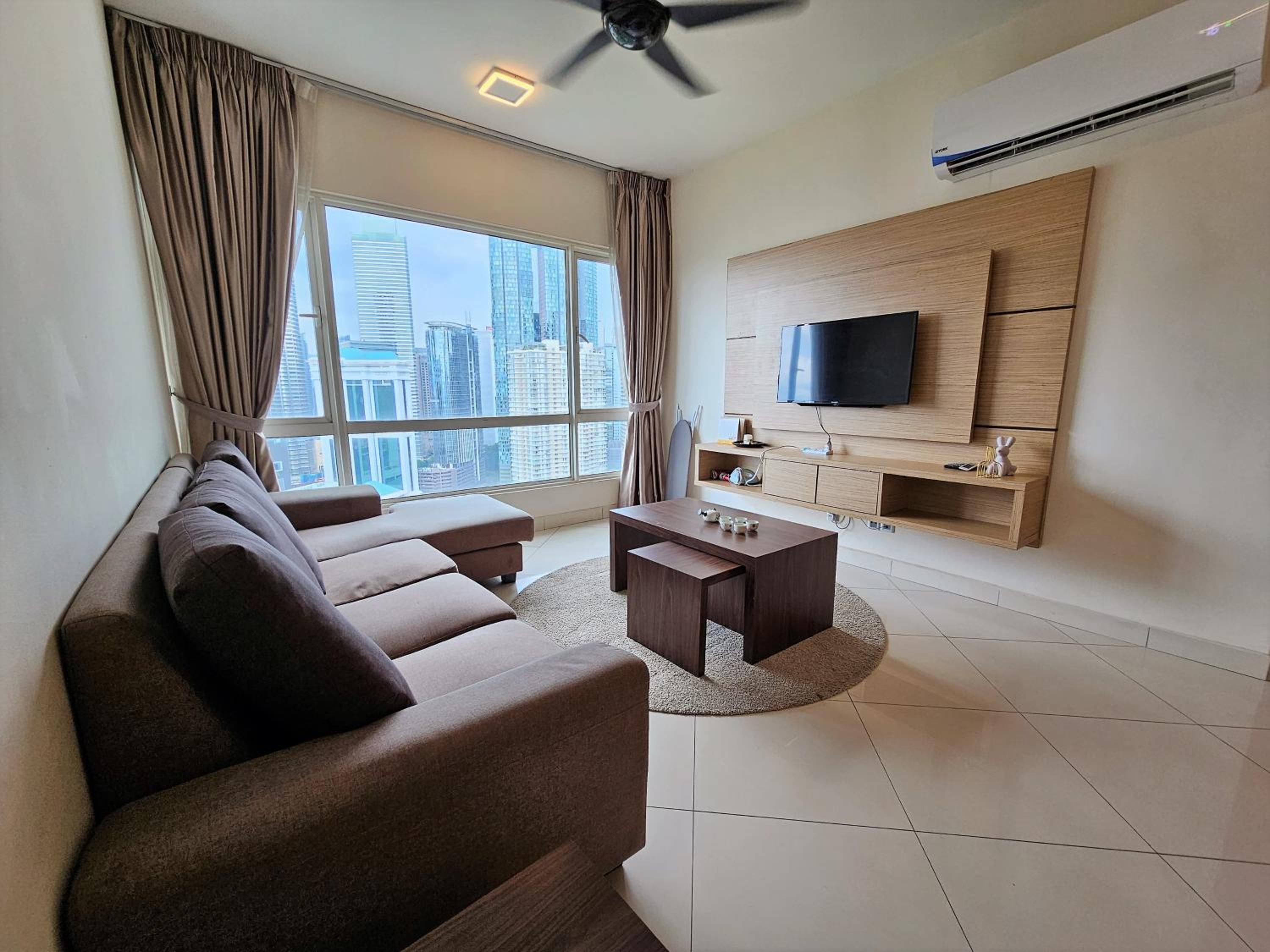 Crest Residence Klcc by Sarah's Lodge