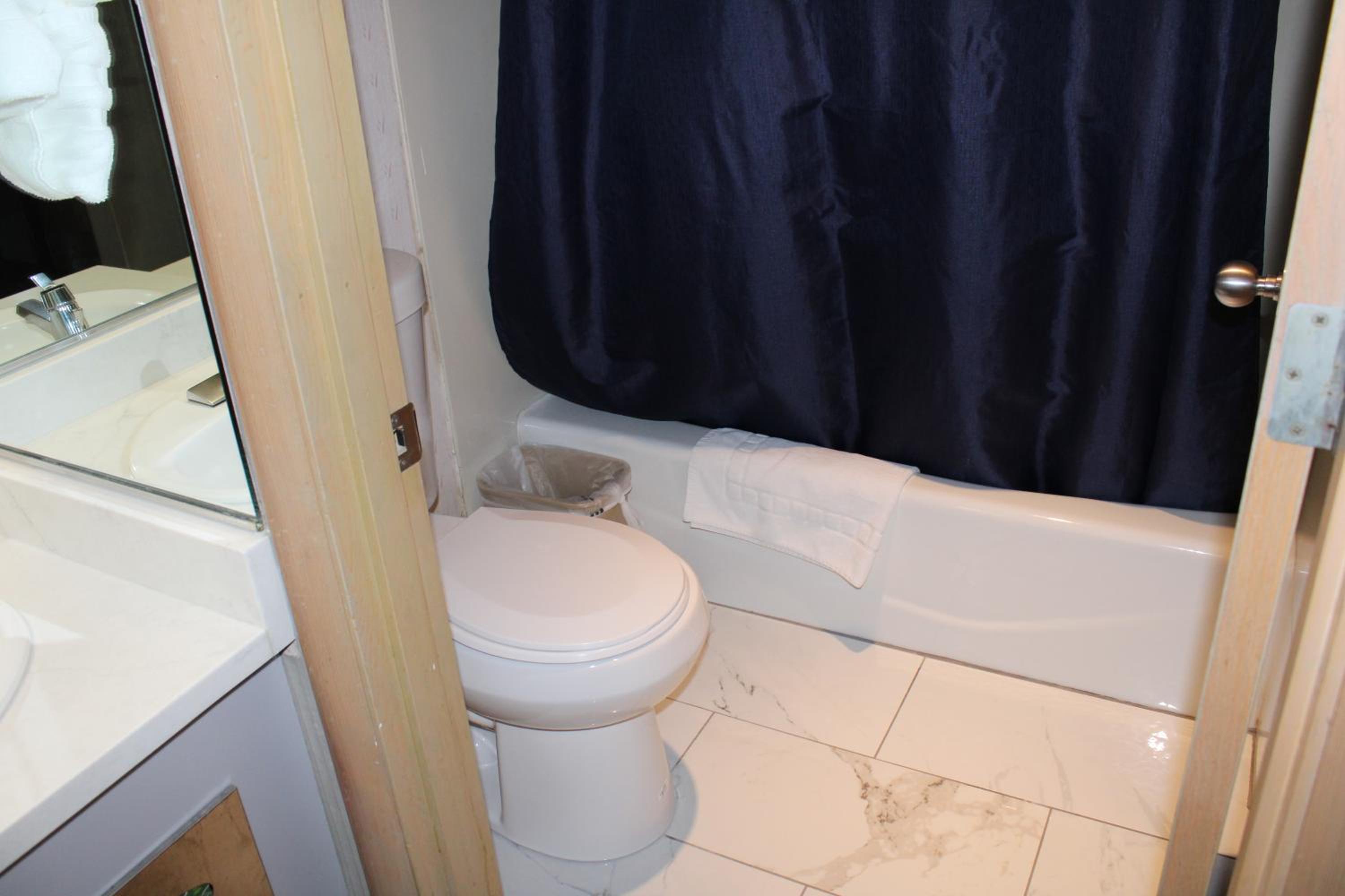 Phoenix Vacations - Americas Best Value Inn - Phoenix / Ashland - Property Image 4