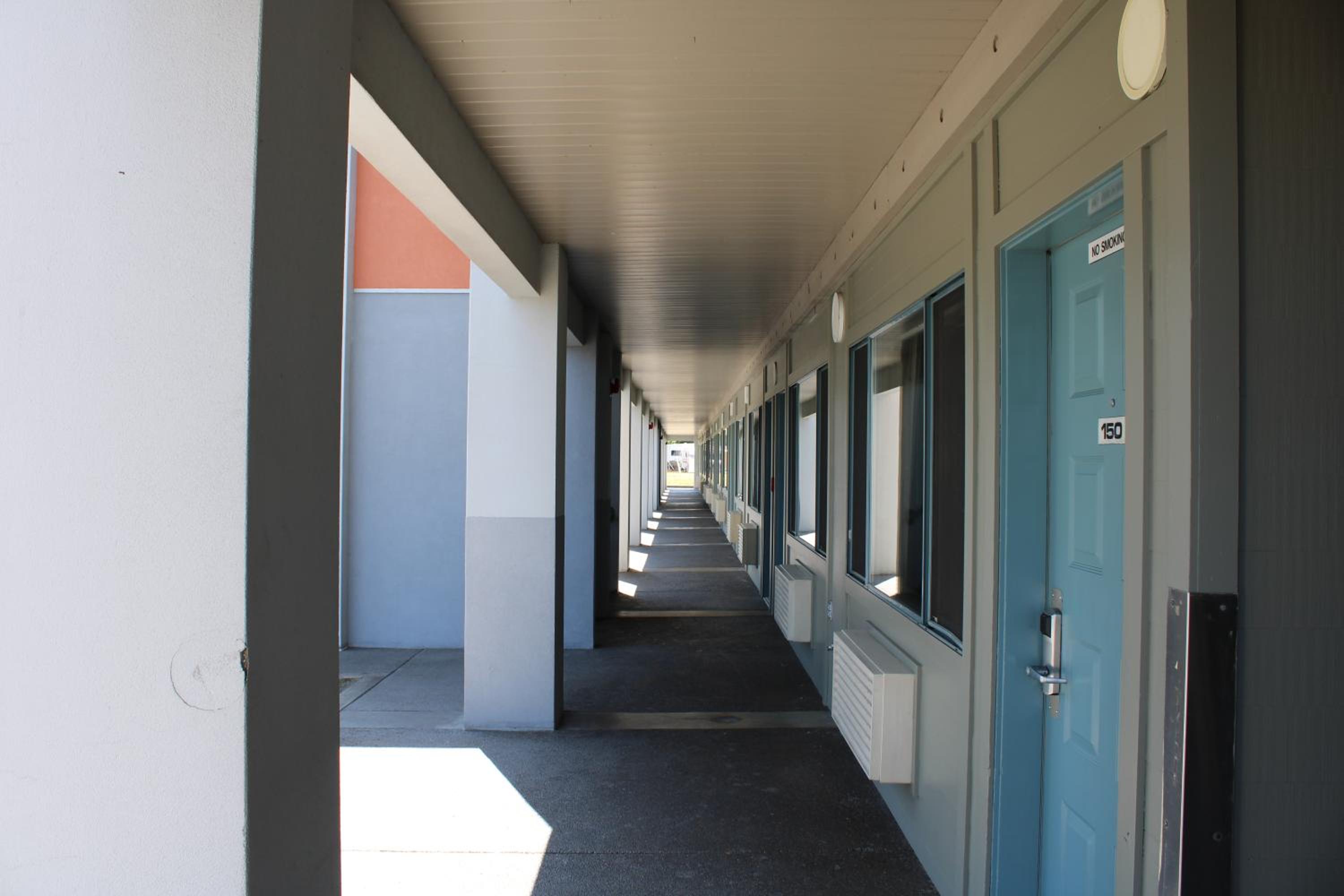 Phoenix Vacations - Americas Best Value Inn - Phoenix / Ashland - Property Image 2