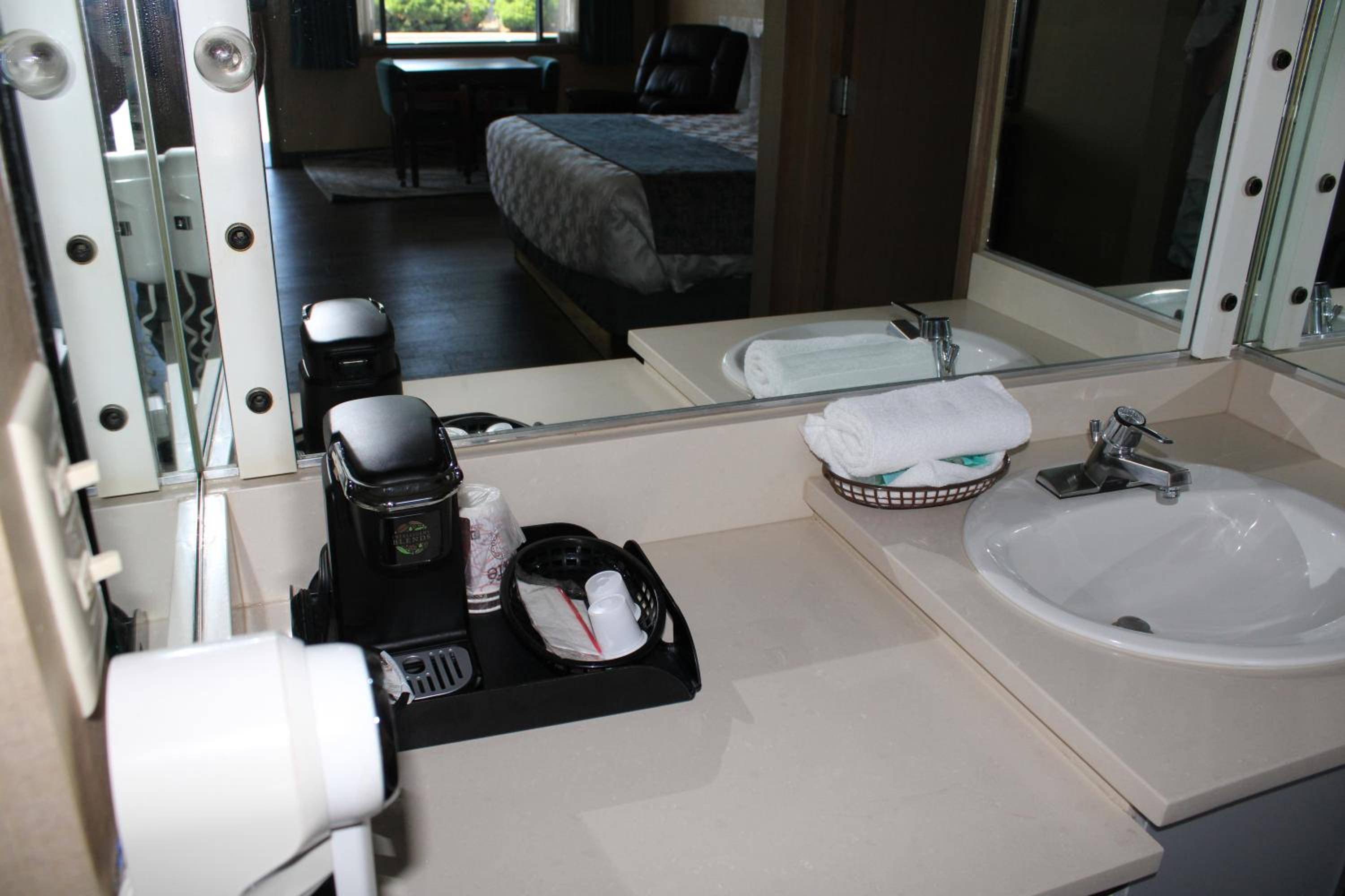 Phoenix Vacations - Americas Best Value Inn - Phoenix / Ashland - Property Image 3