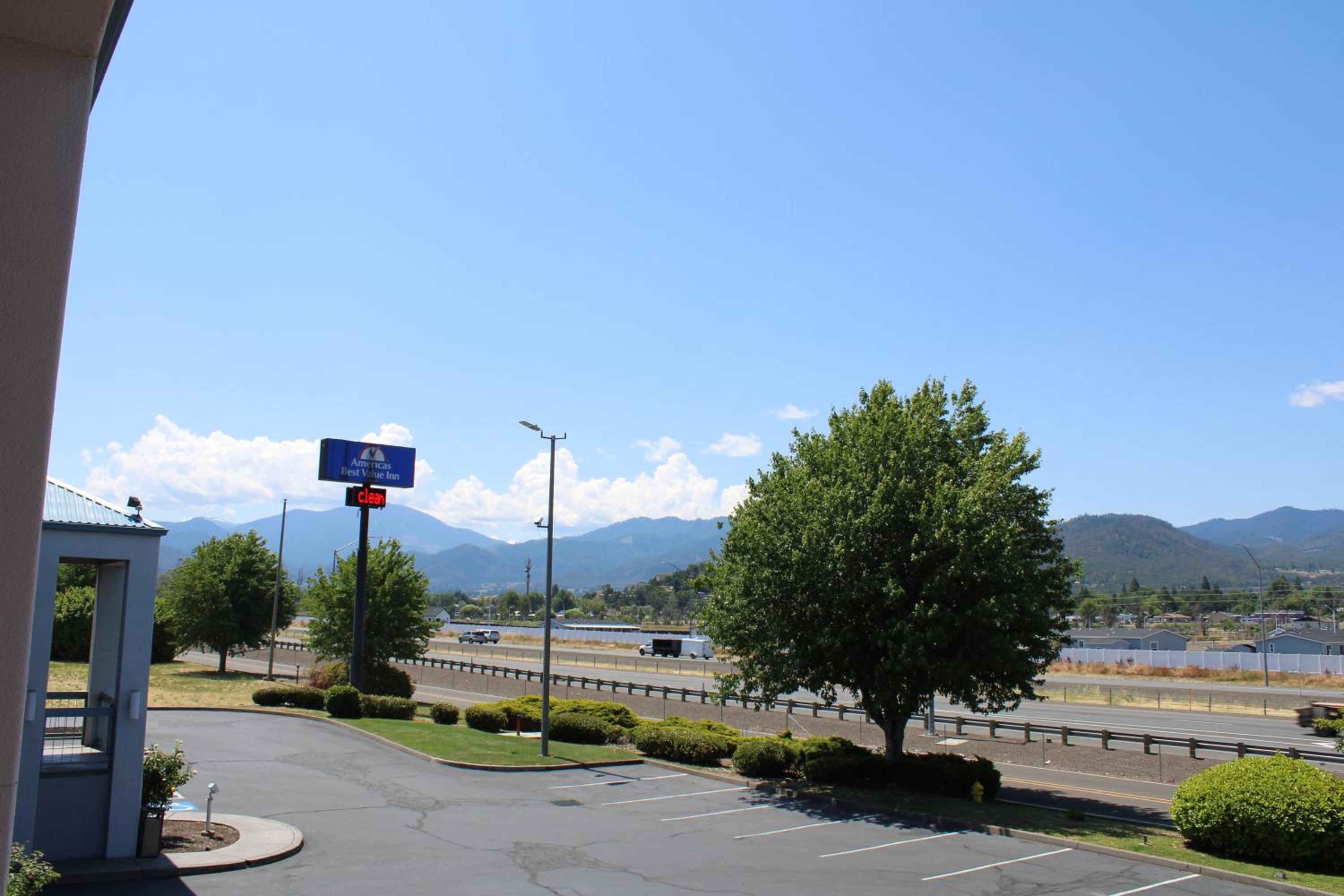 Phoenix Vacations - Americas Best Value Inn - Phoenix / Ashland - Property Image 1