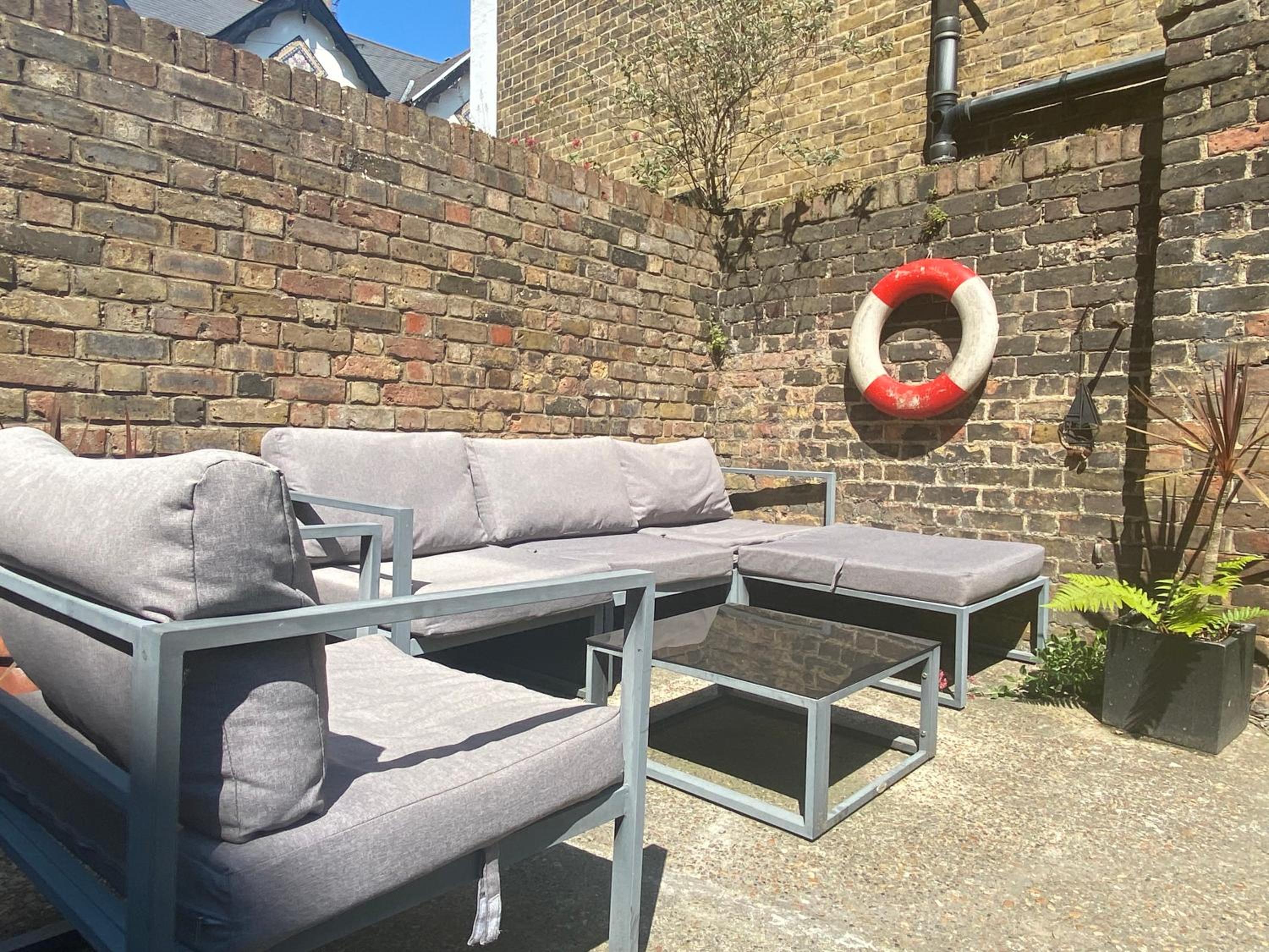 Stylish Garden Flat view 3