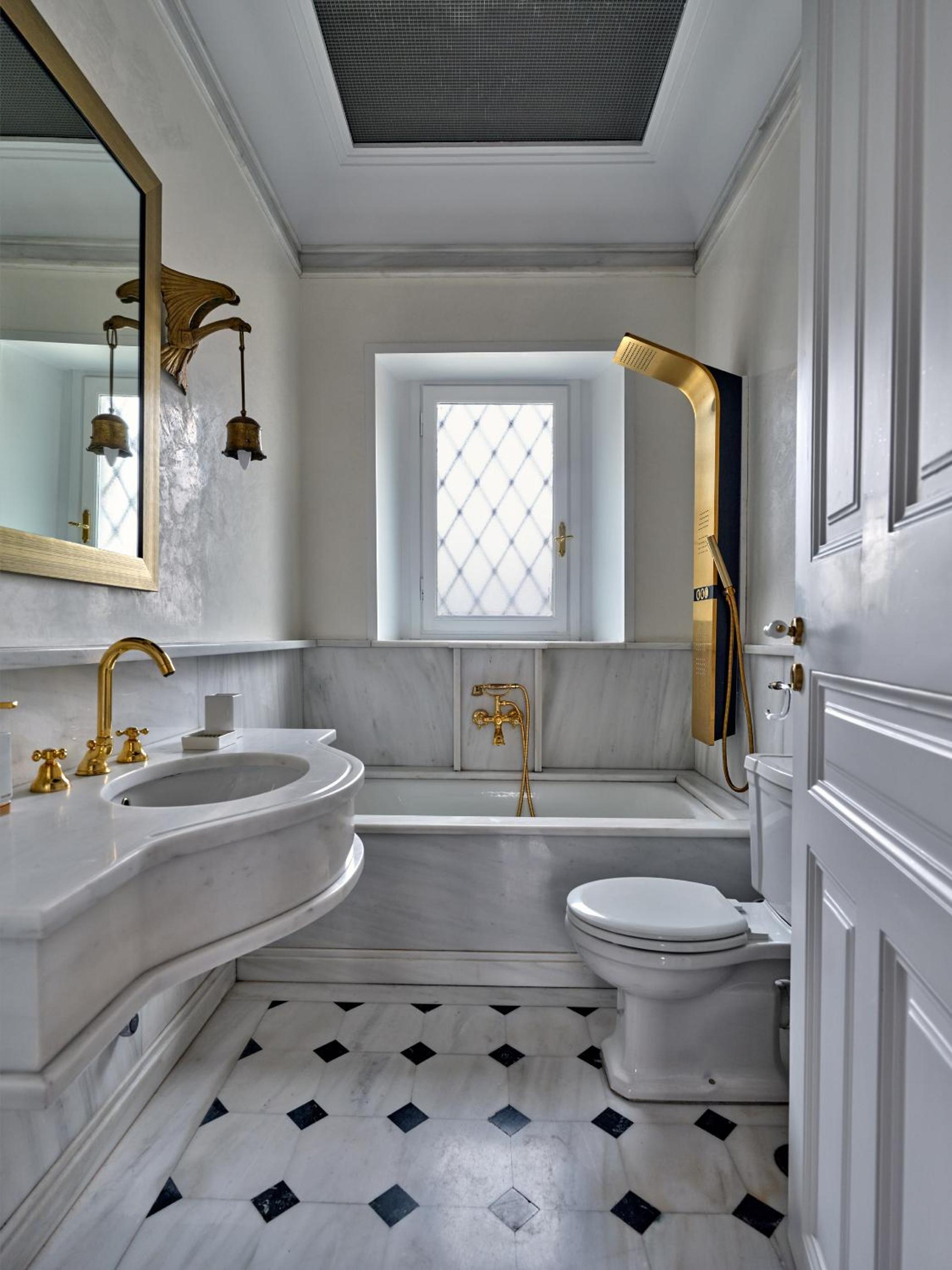 The White House in Plaka by JJ Hospitality