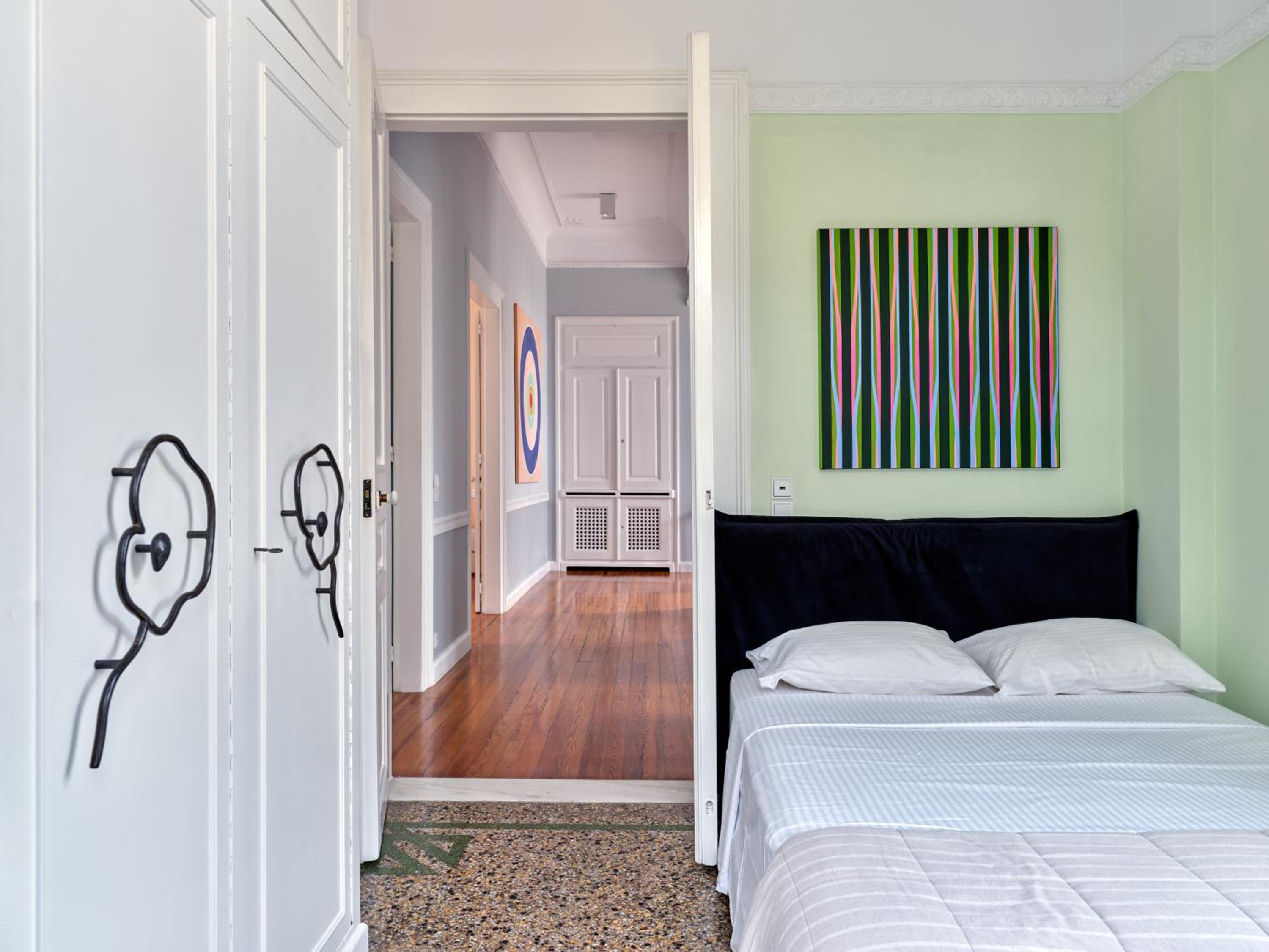 The White House in Plaka by JJ Hospitality
