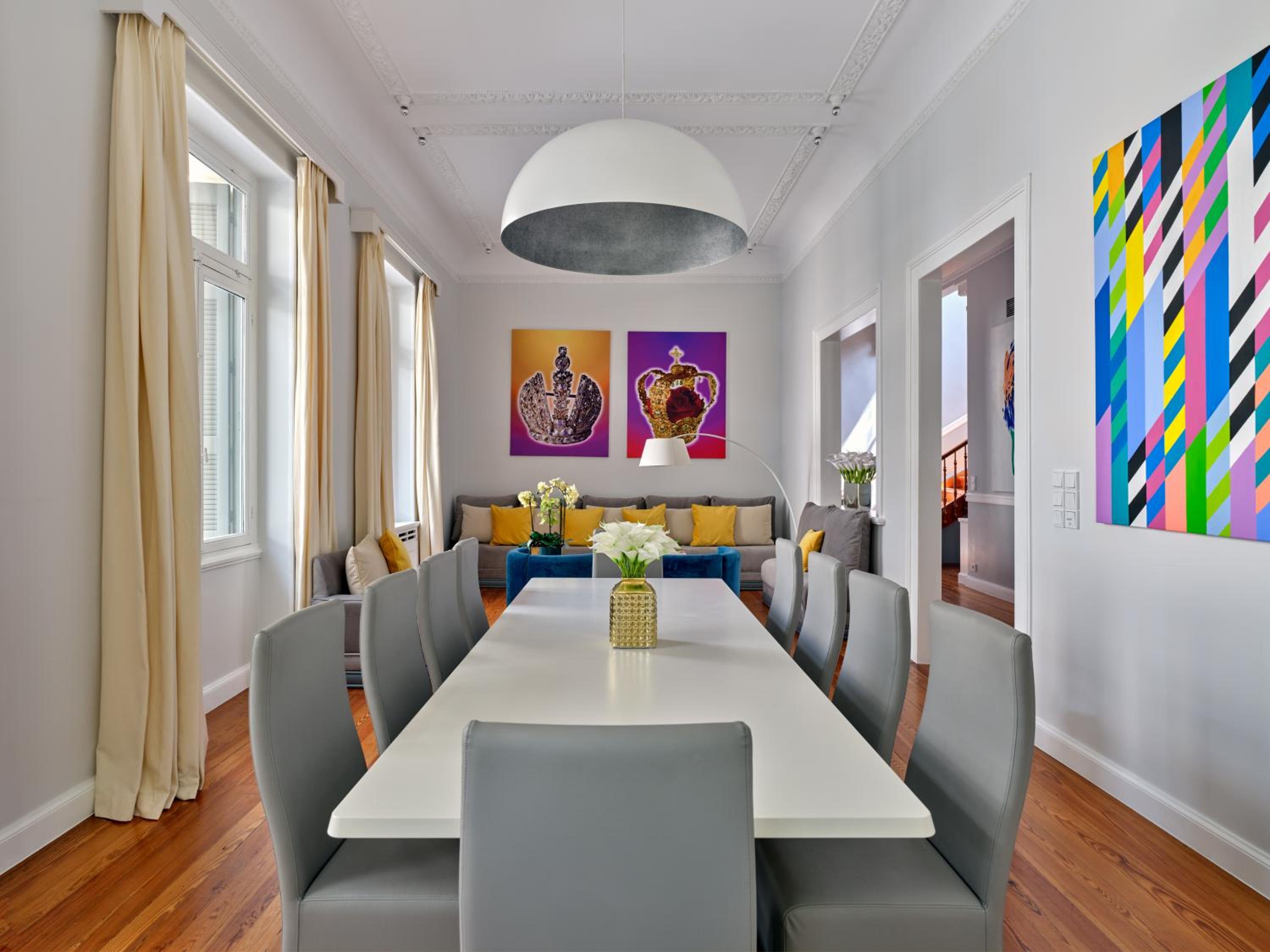 The White House in Plaka by JJ Hospitality
