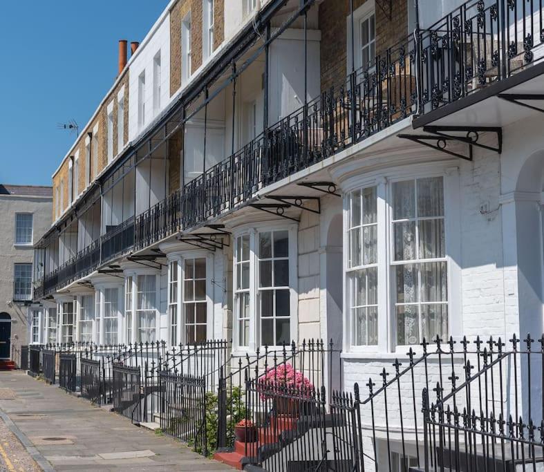 Elegant Family Townhouse-Conservation Area-Garden