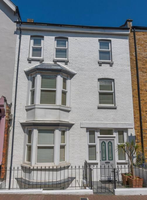 Elegant Family Townhouse-Conservation Area-Garden