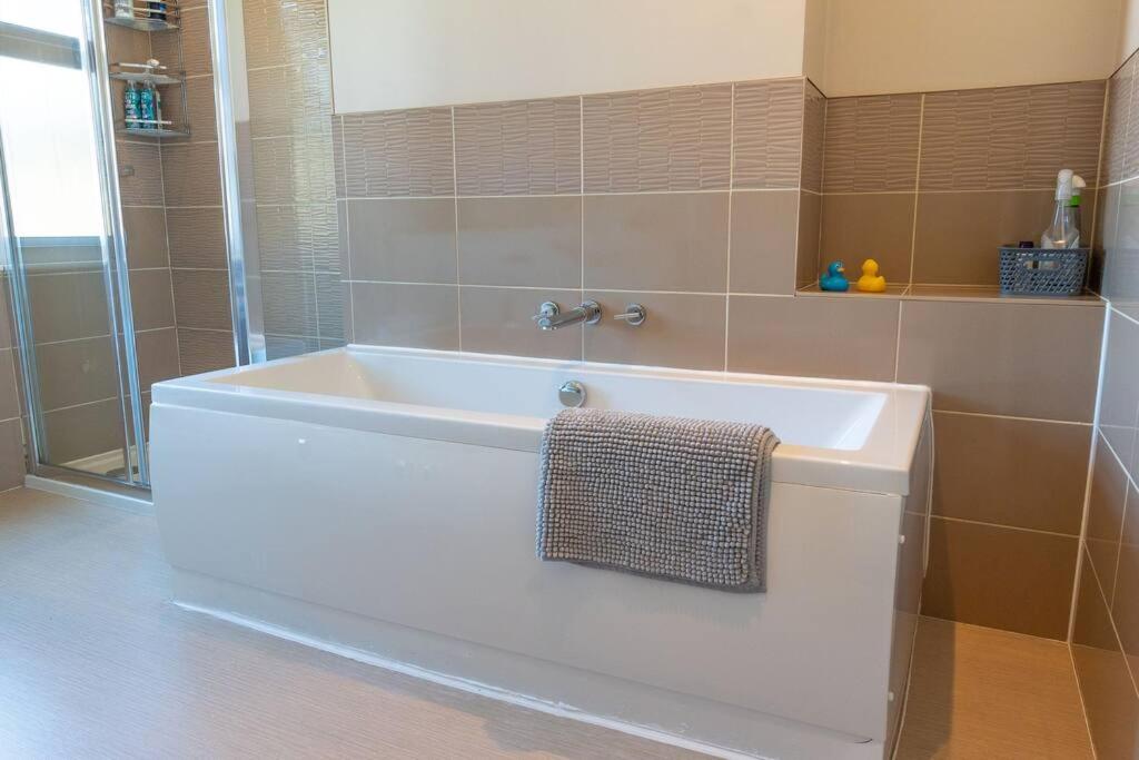 Elegant Family Townhouse-Conservation Area-Garden
