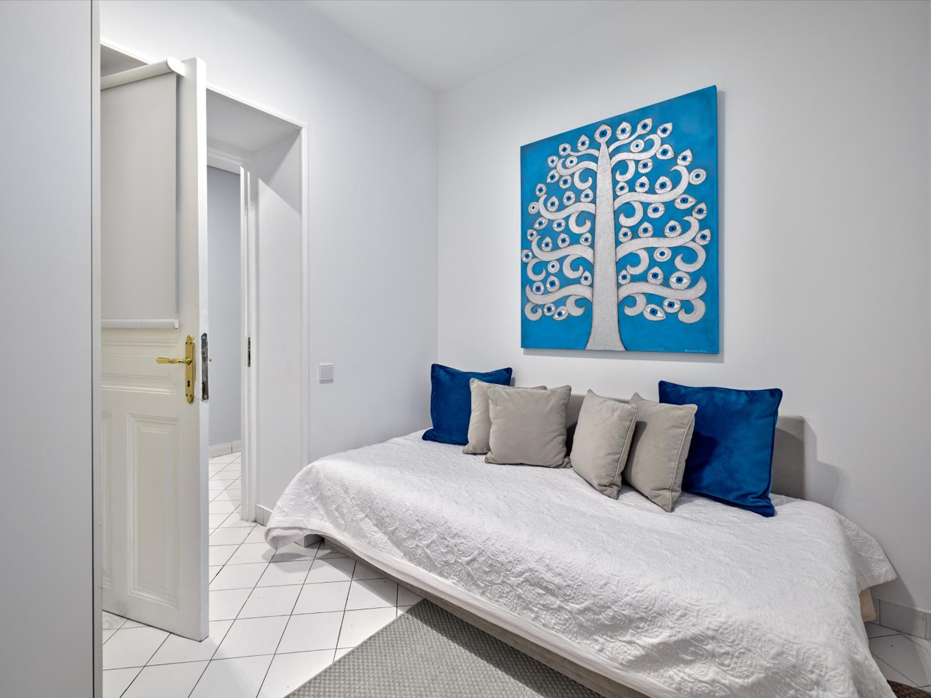The White House in Plaka by JJ Hospitality