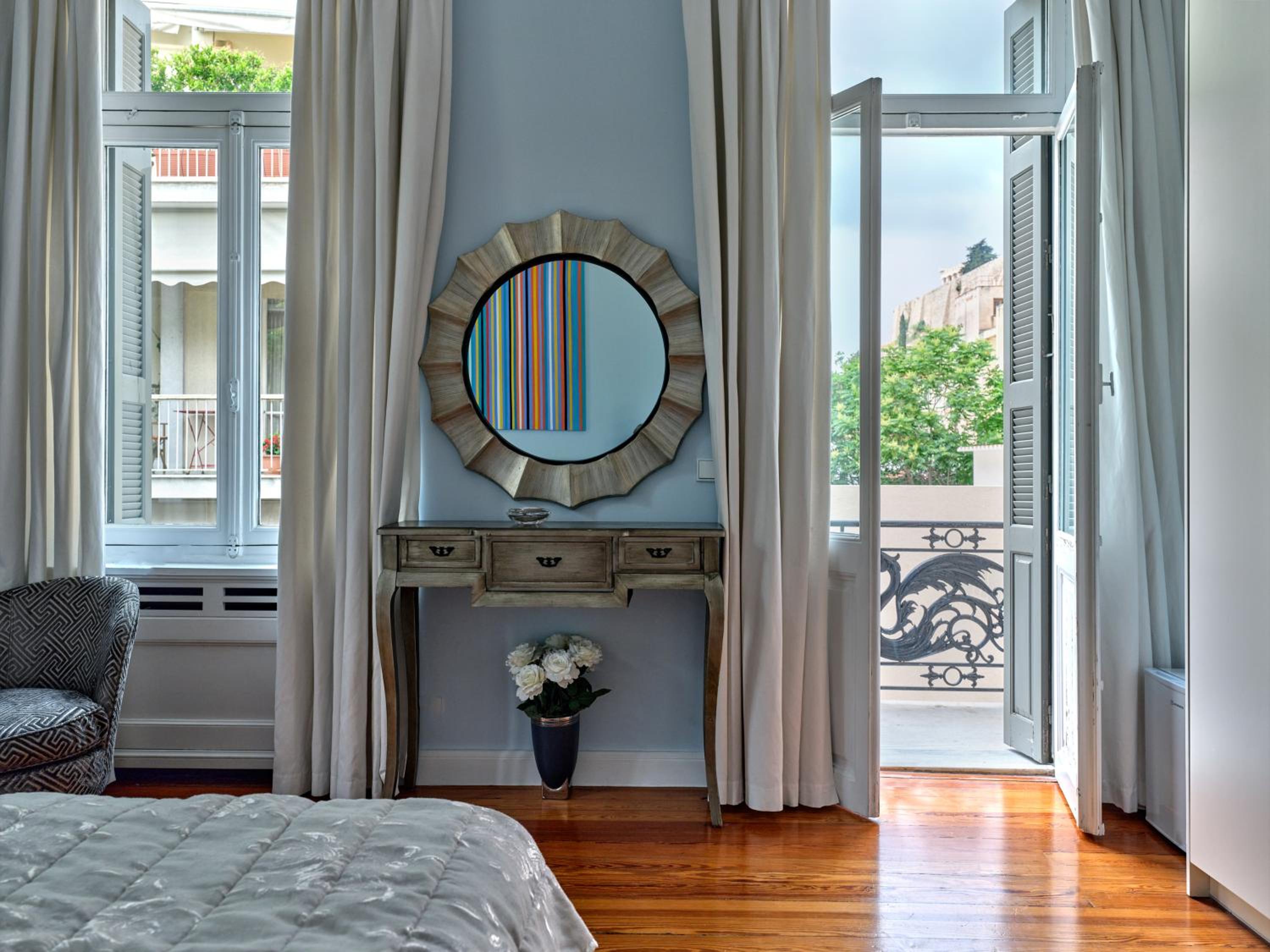 The White House in Plaka by JJ Hospitality