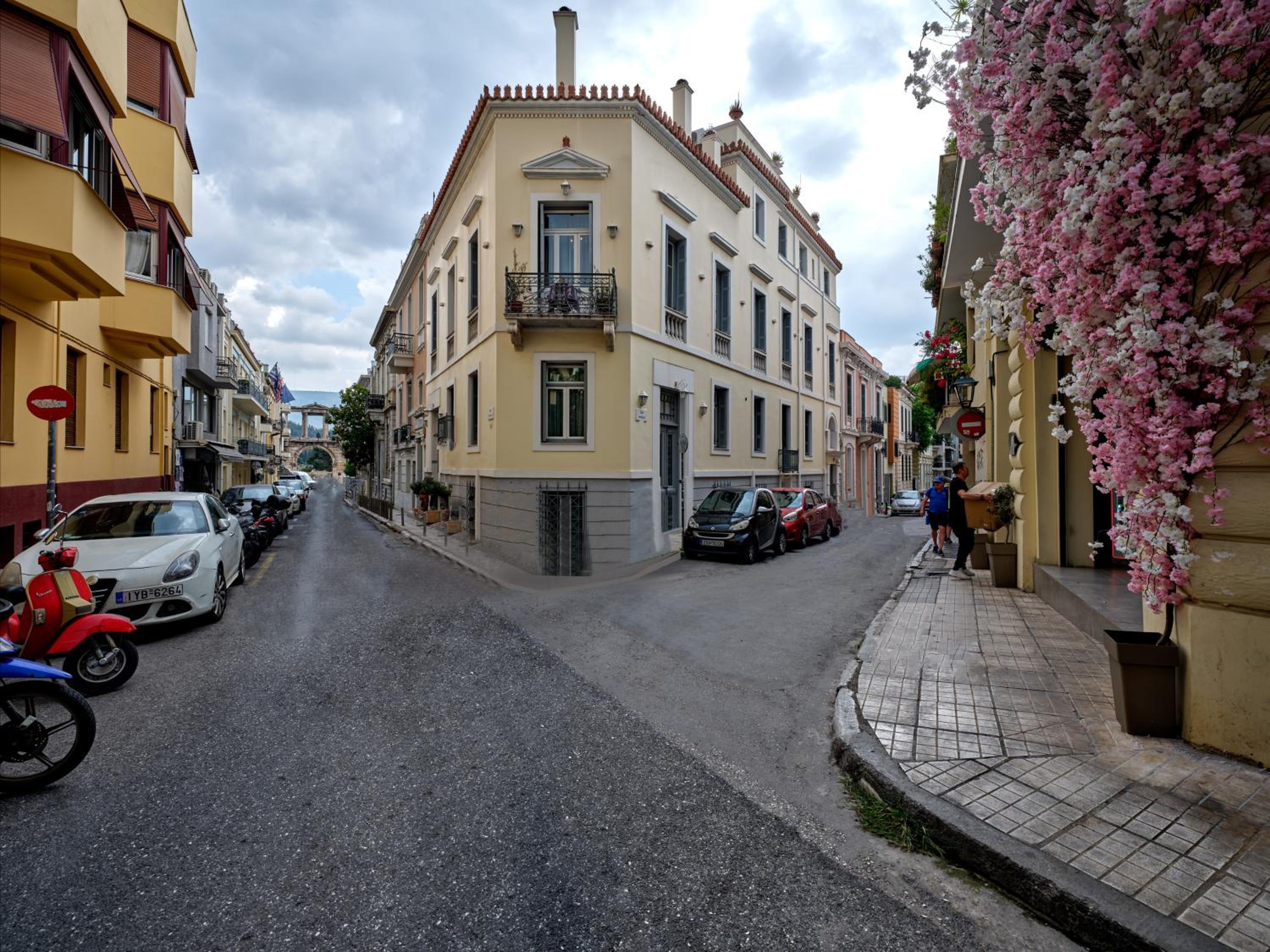 The White House in Plaka by JJ Hospitality