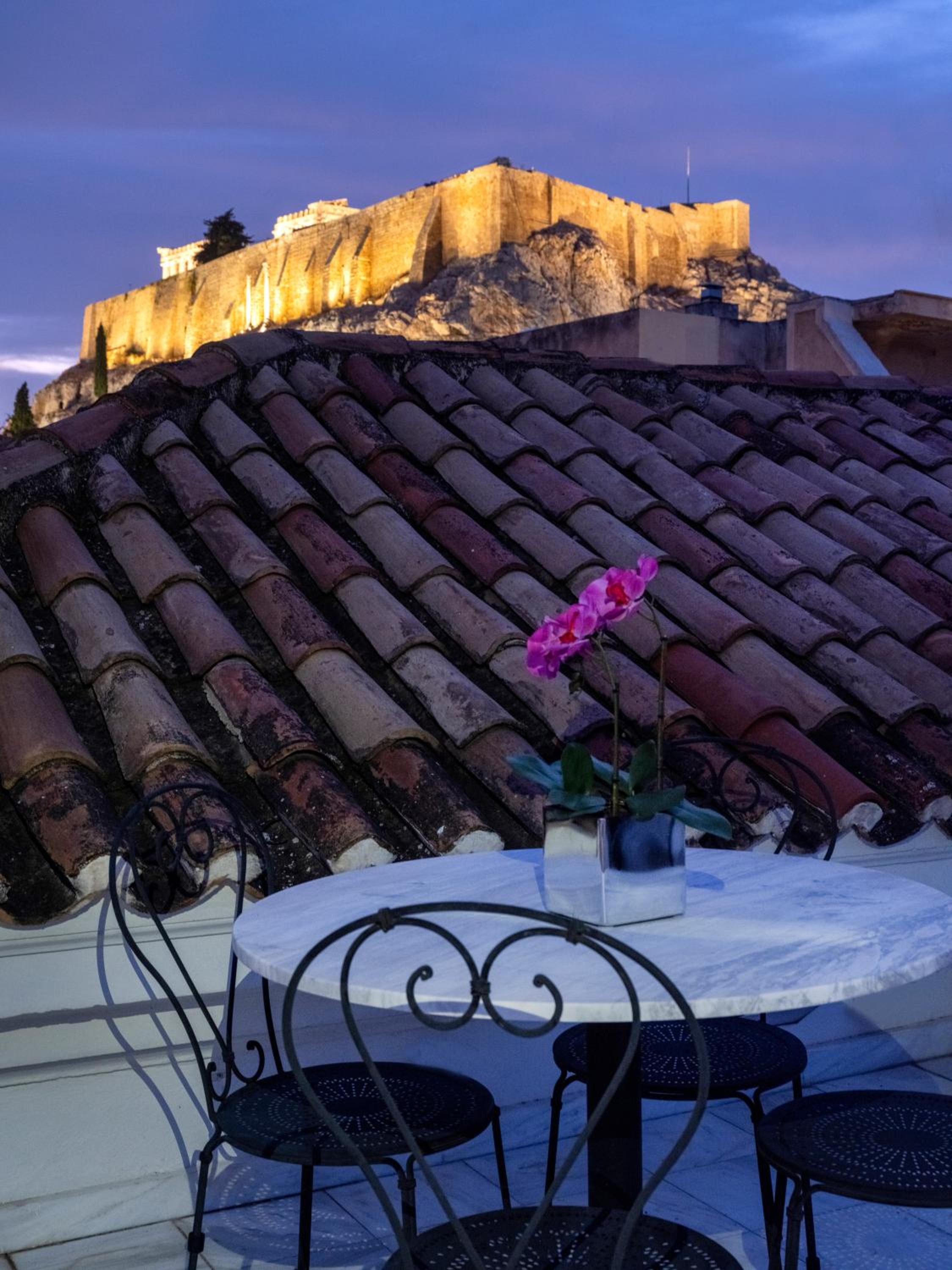 The White House in Plaka by JJ Hospitality