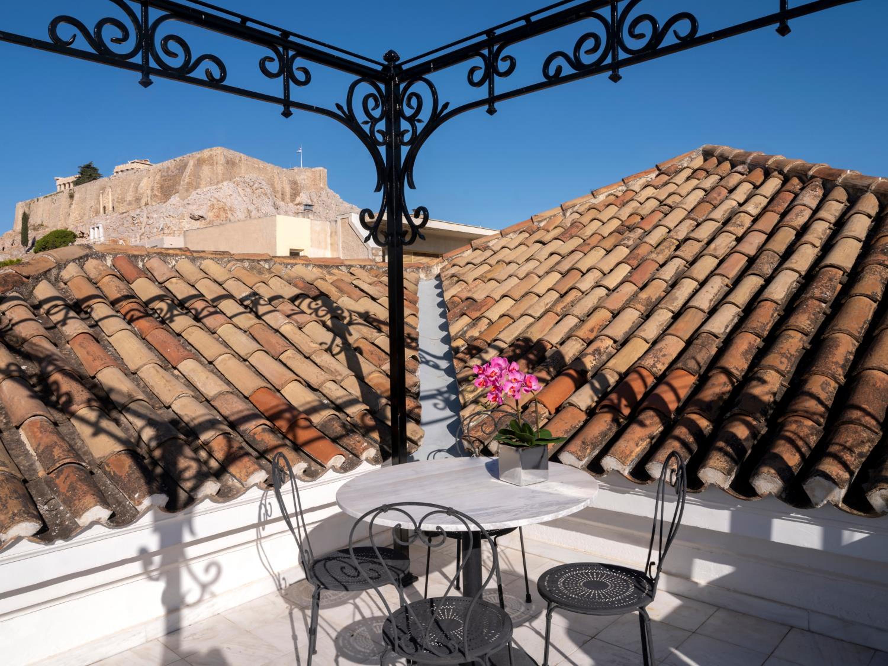 The White House in Plaka by JJ Hospitality