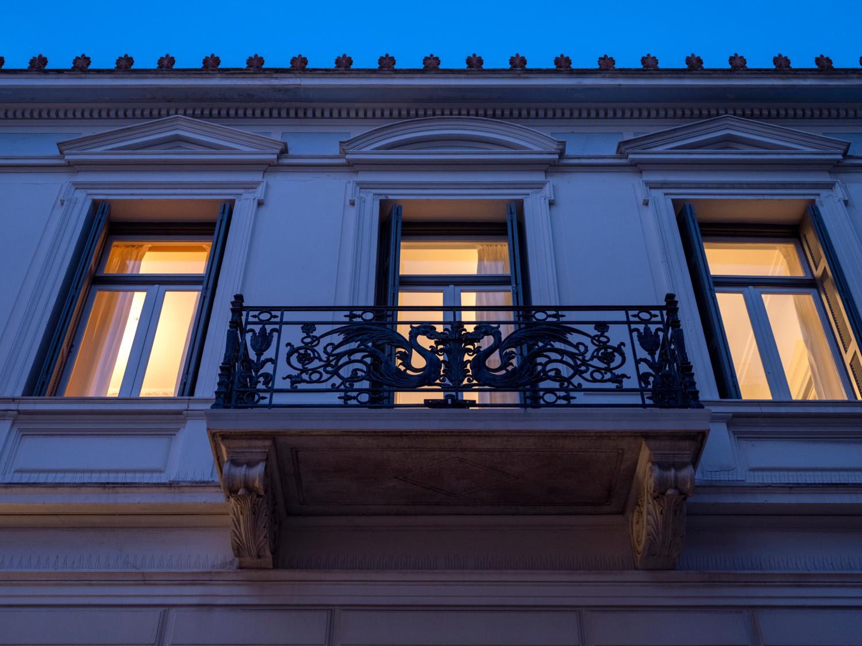 The White House in Plaka by JJ Hospitality