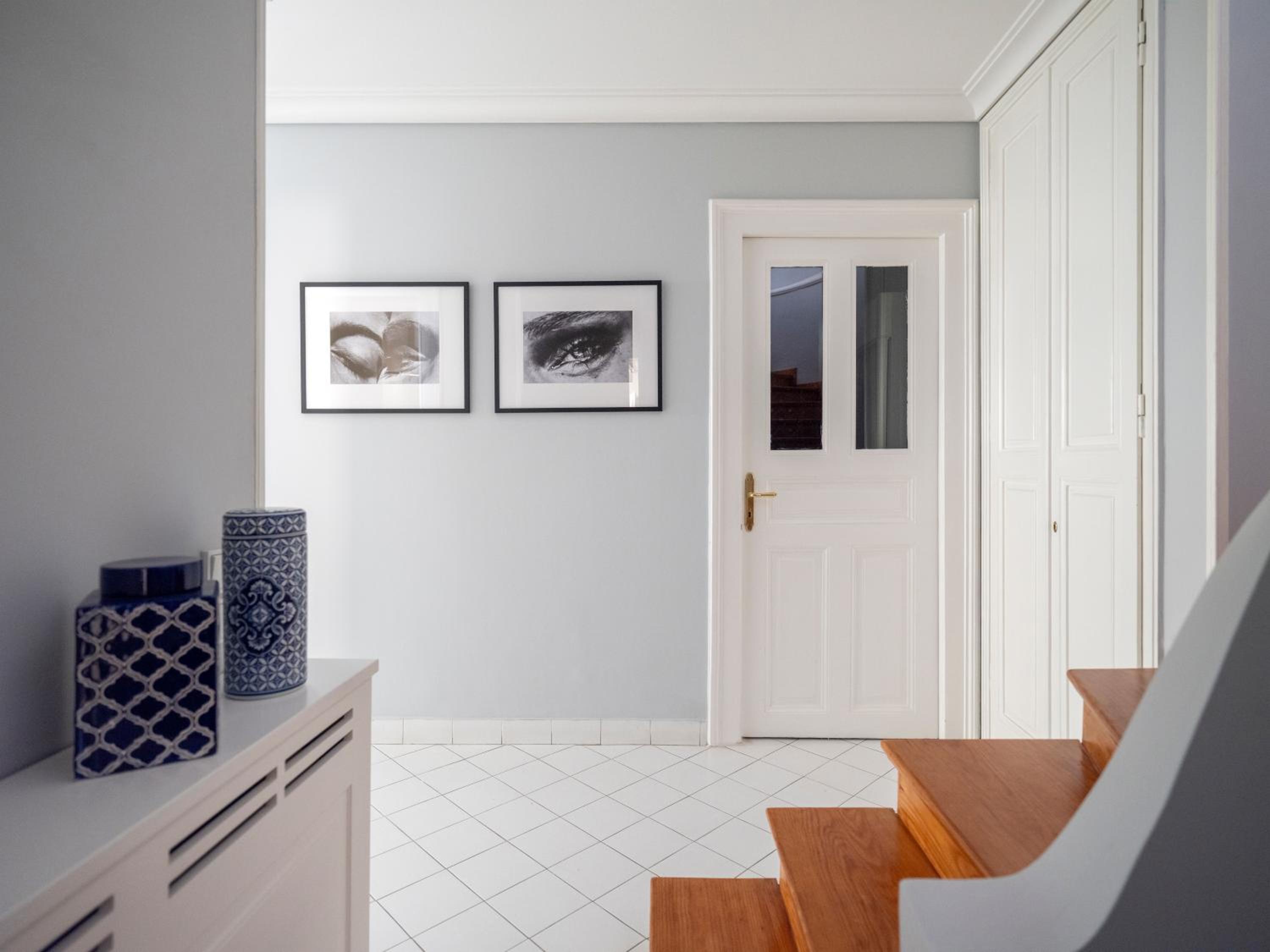 The White House in Plaka by JJ Hospitality