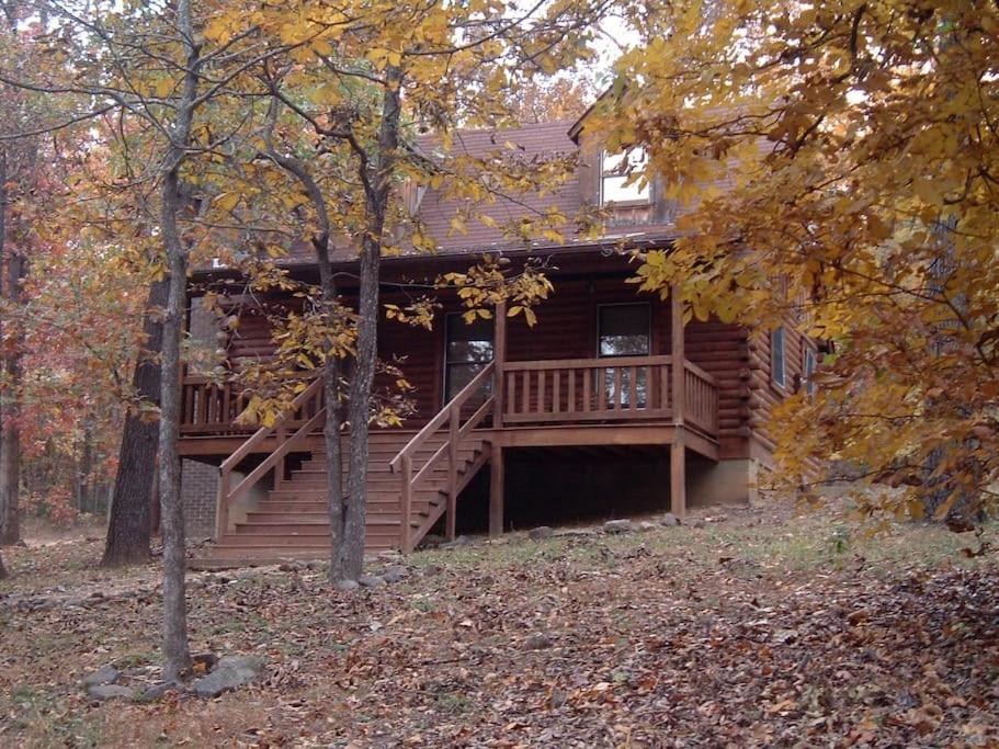 Cozy Log Cabin in the Ozark Woods