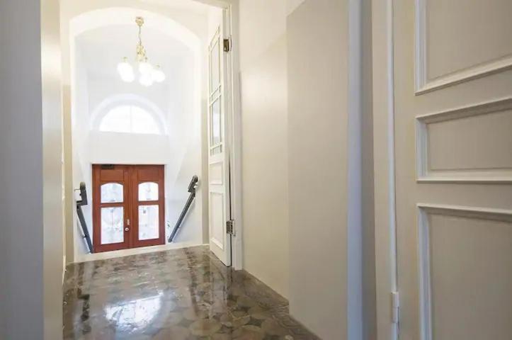 New stylish studio in the center