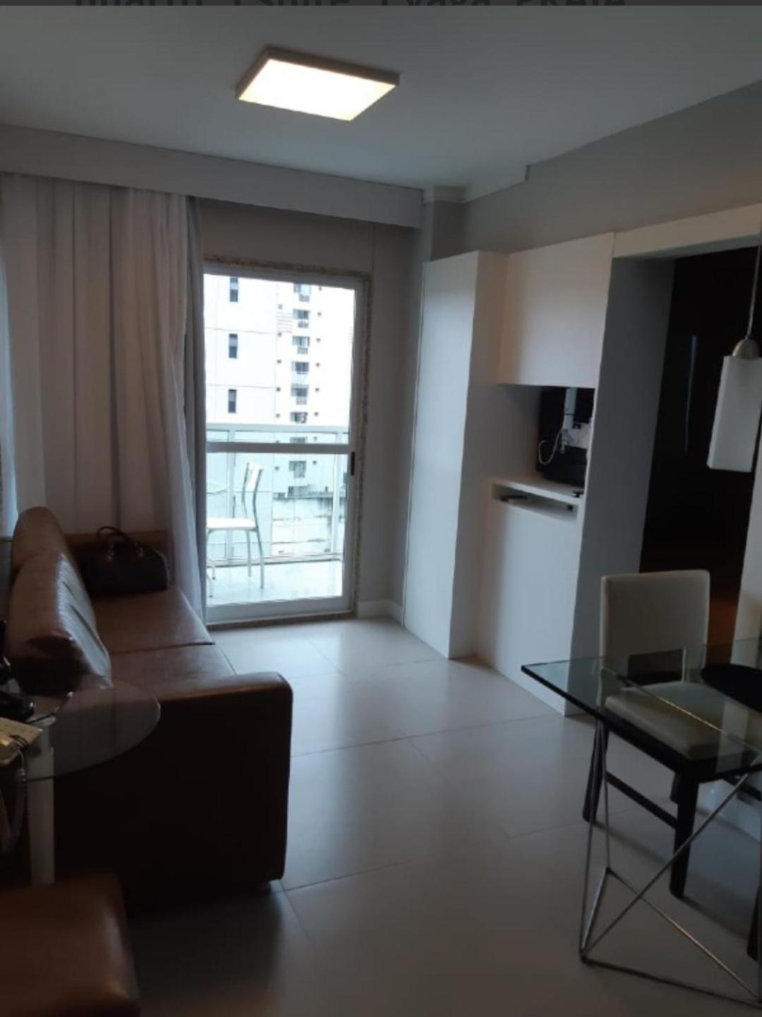 Flat 704 Triângulo Apart