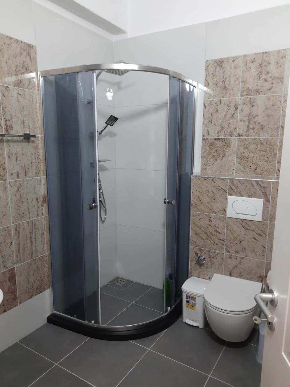 Fishta Apartments Q5, 21