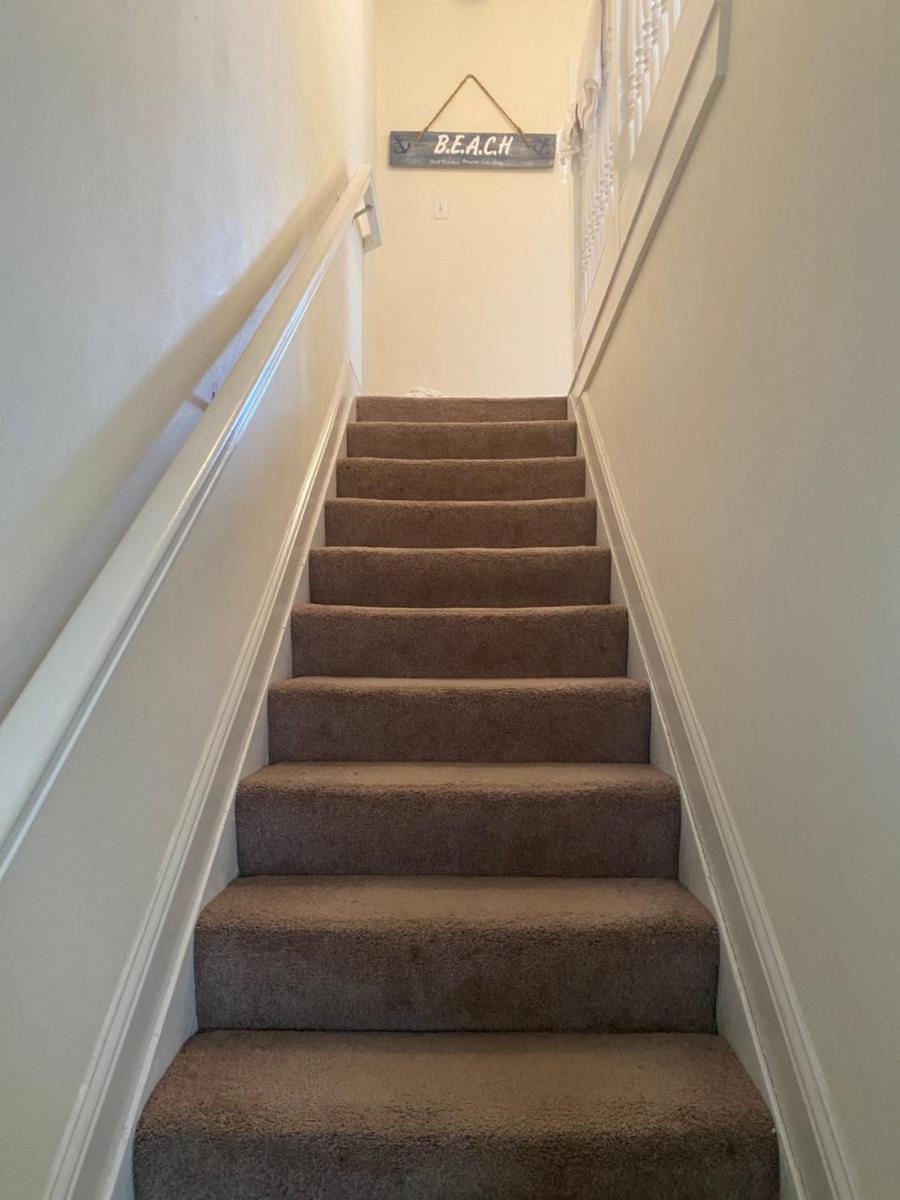 Hotel Oak Shores. - Image 1