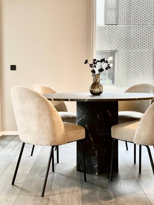 Private Lux 2BR & 2BA City Center with Free Parking view 3