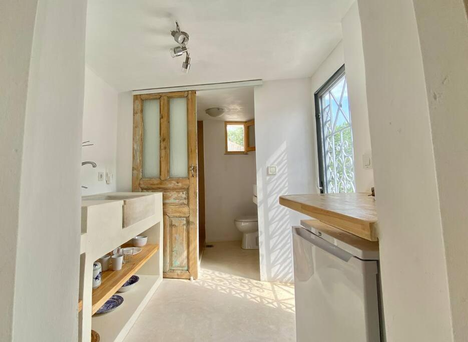 Stylish Vathy Studio with Sea View view 5