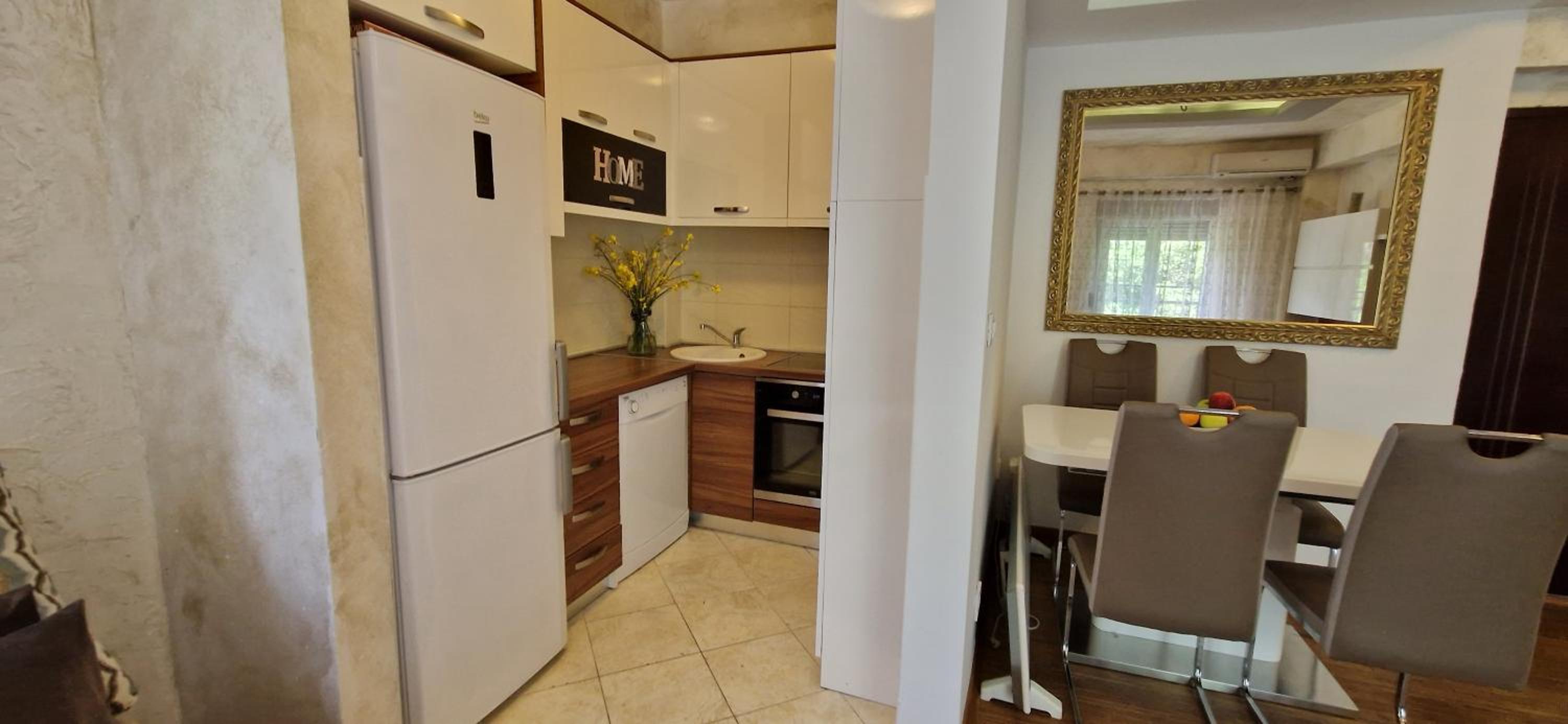 One Bedroom Apartment Petrovac