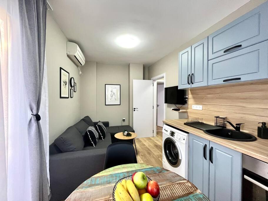 Sea Garden Apartment
