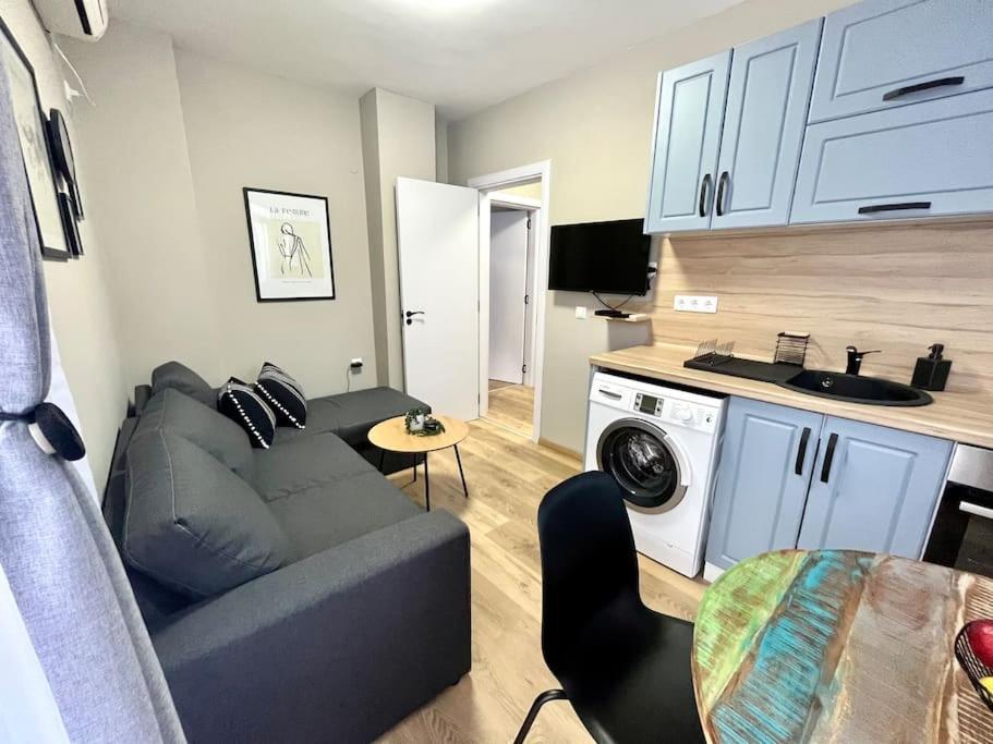 Sea Garden Apartment