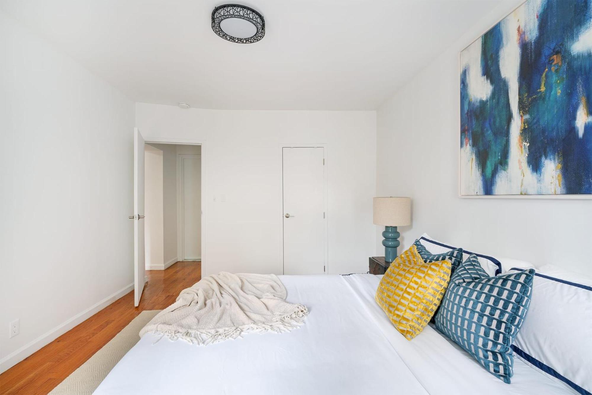 444-3E Contemporary 1BR in Hell's Kitchen