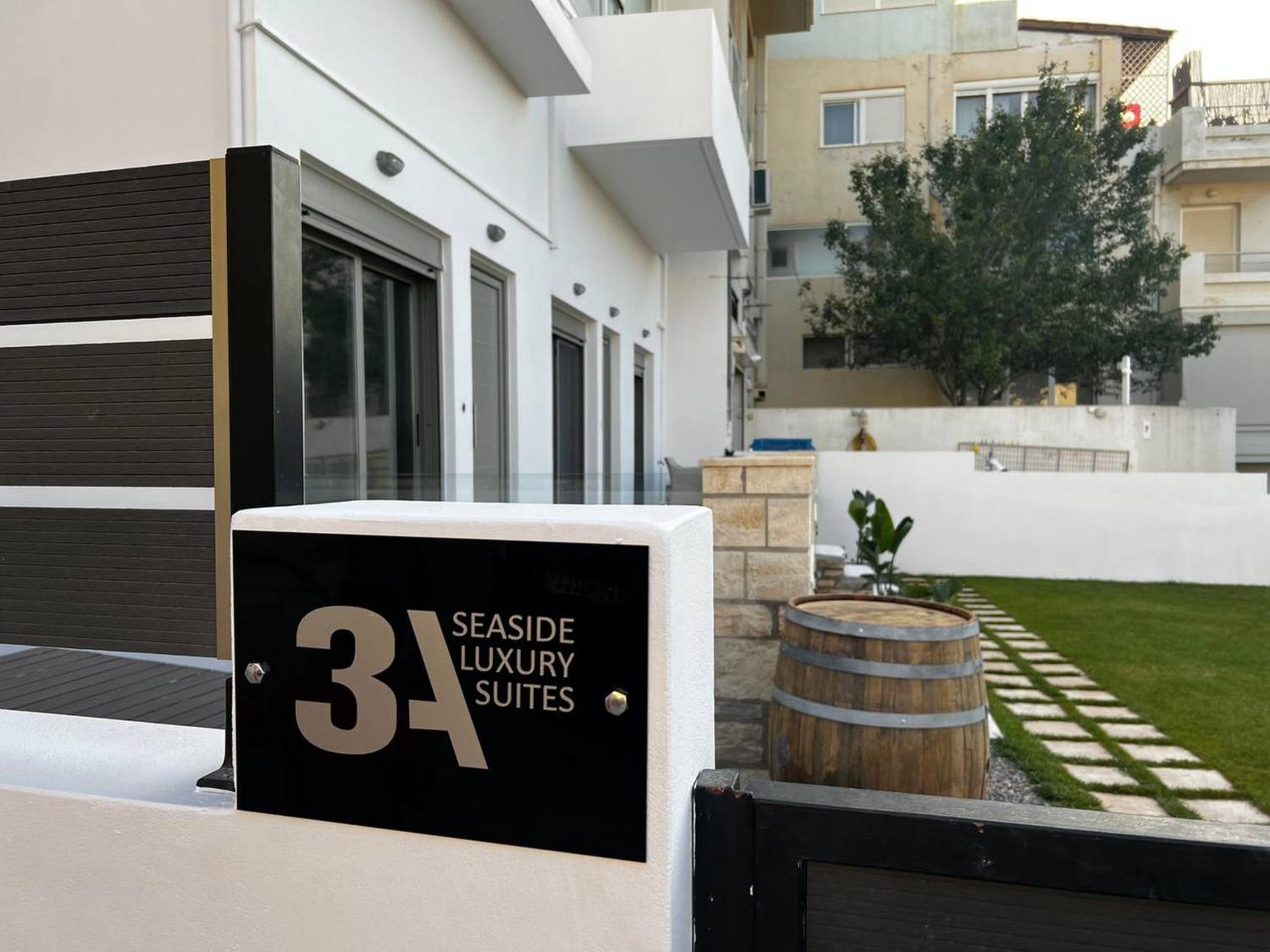 3A Seaside Luxury Suite view 2