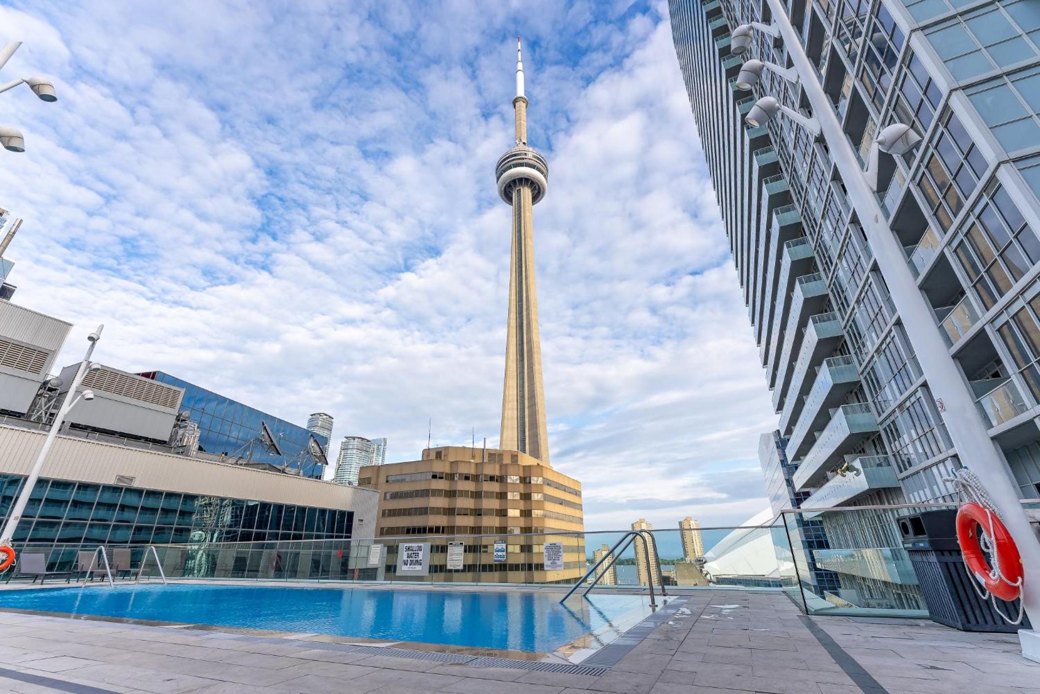 2BR 2BTH Apt-ROGERS CENTER-CN TOWER-FREE PARKING
